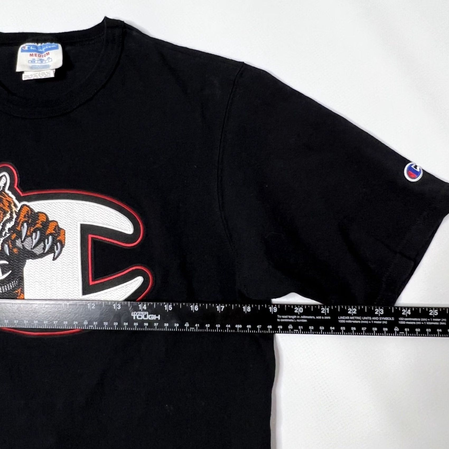 Champion VINTAGE Champion Shirt Men Medium Black Short Sleeve Crewneck Embroidered Tiger Logo Sports Shirt Size US M / EU 48-50 / 2 - 5 Thumbnail