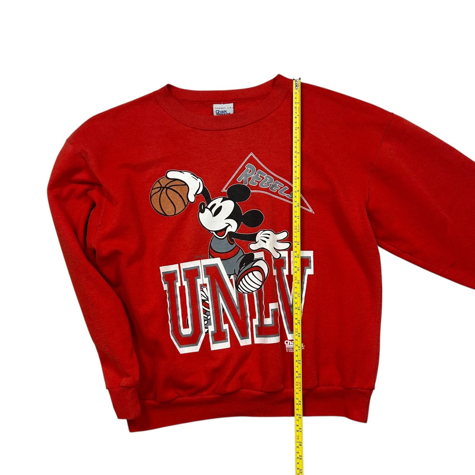NCAA VTG UNLV REBELS DISNEY MICKEY 1993 CHALK LINE SWEATSHIRT Size US L / EU 52-54 / 3 - 9 Thumbnail