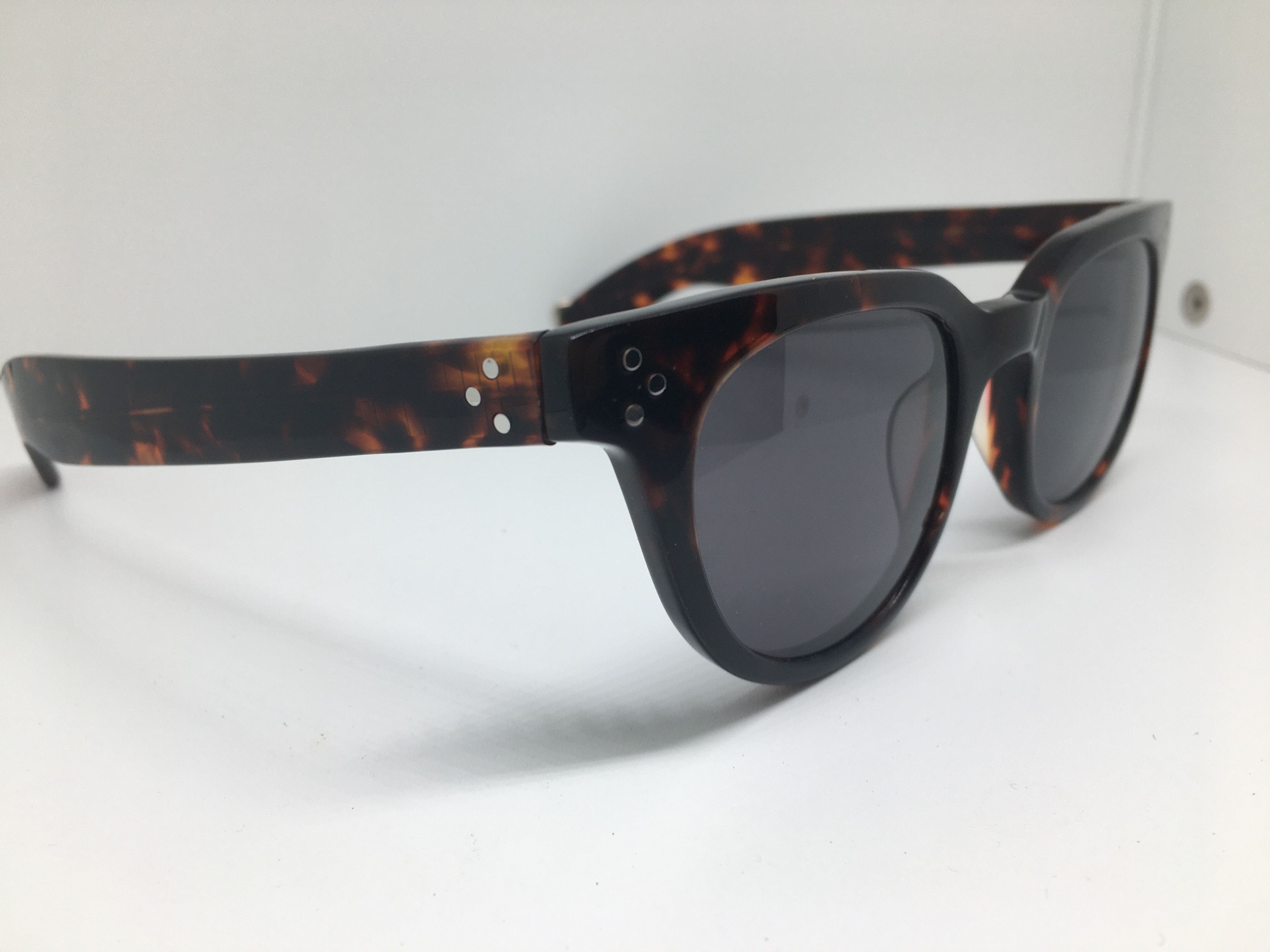 Vintage Handmade Tortoise Acetate Sunglasses Frame Size ONE SIZE - 2 Thumbnail