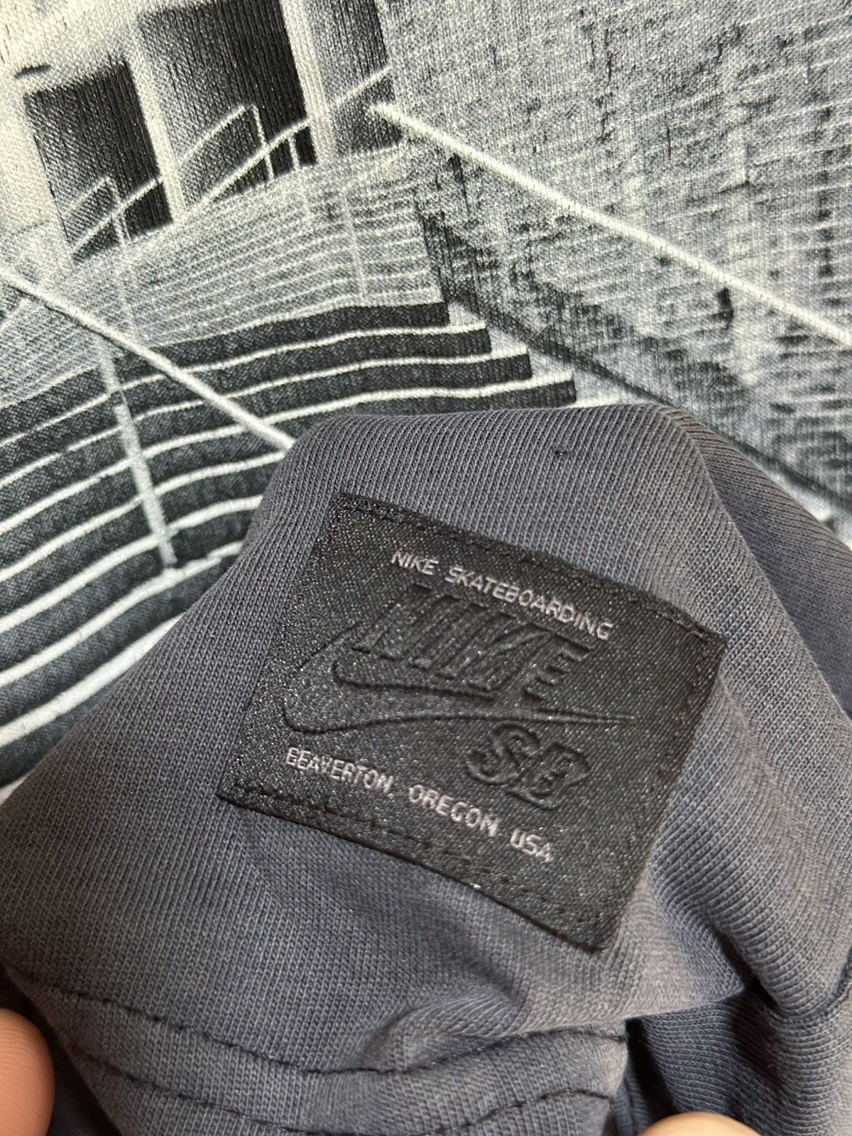Nike × Vintage Thrashed Nike Skate Boarding Sun Faded Tee Size US M / EU 48-50 / 2 - 4 Thumbnail
