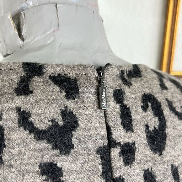 Max Mara MaxMara Dramma Leopard Jacquard Wool Dress Midi Pencil Turtl Size S / US 4 / IT 40 - 8 Thumbnail