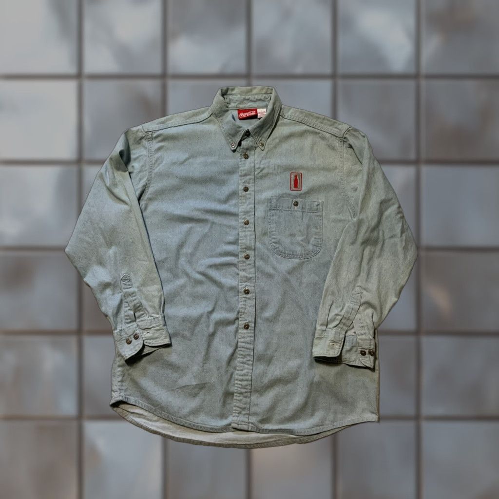 Vintage **VINTAGE Coca-Cola Coke Bottle Top Button-Up Denim Jean L/S Shirt L** User: Vintage Coca-Cola Coke Bottle Top Button-Up Denim Jean L/S Shirt L Size US L / EU 52-54 / 3 - 1 Thumbnail