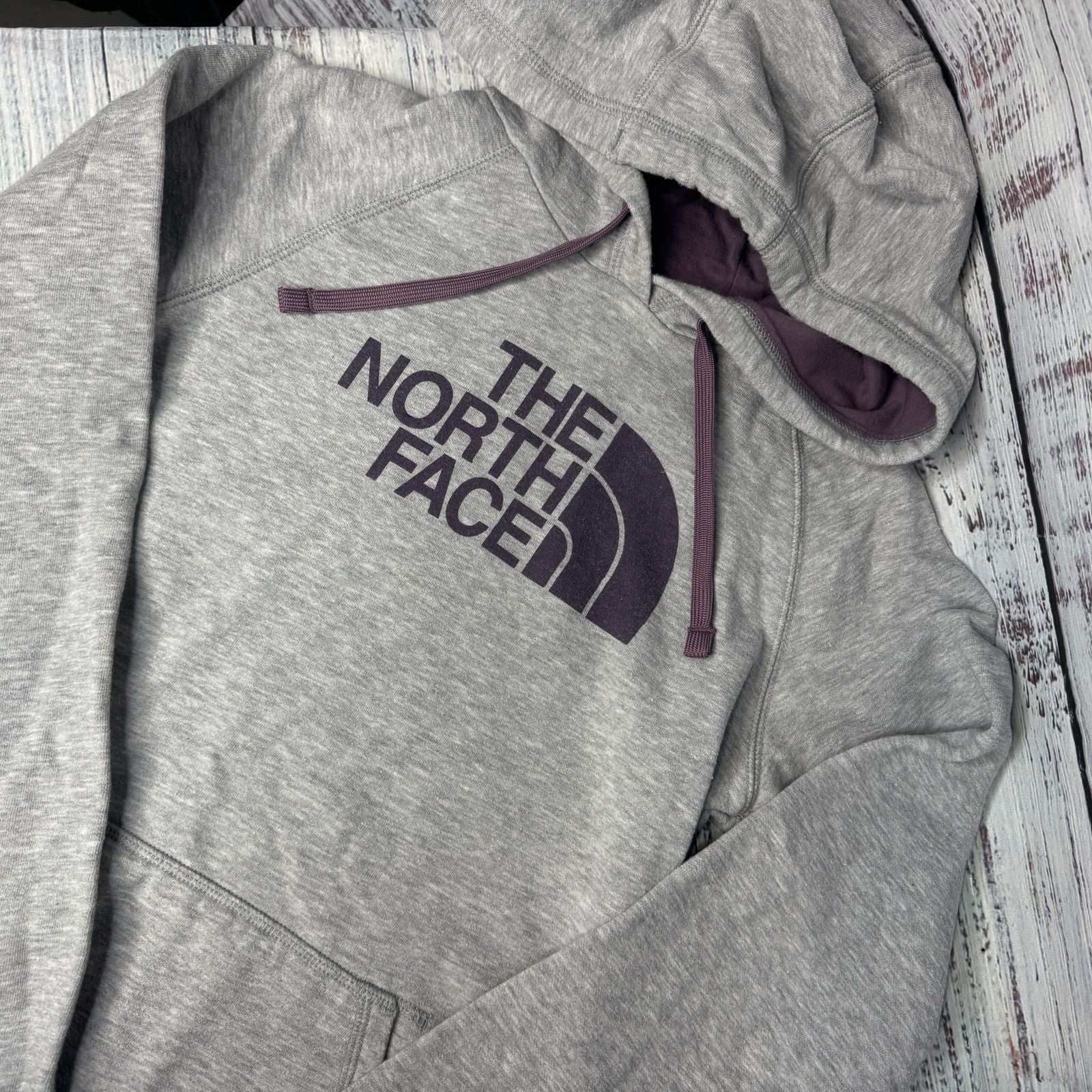 The North Face The North Face Gray Pullover Hoodie Logo Sweatshirt Sm Size S / US 4 / IT 40 - 1 Thumbnail