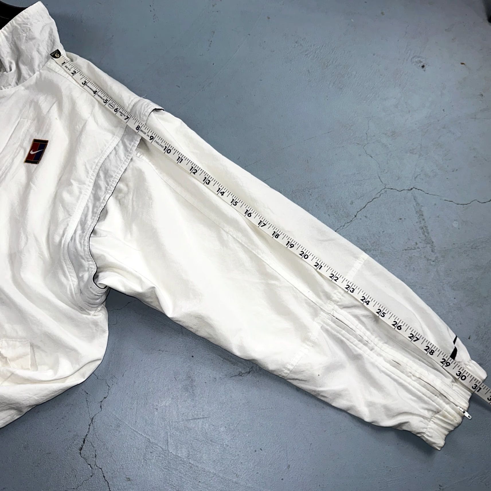 Nike Nike Jacket Vintage 90s Challenge Court Tennis Vest Removable Sleeves RARE White White Nike Vintage 90s Jacket Tennis Vest Removable Sleeves RARE Size US L / EU 52-54 / 3 - 5 Thumbnail