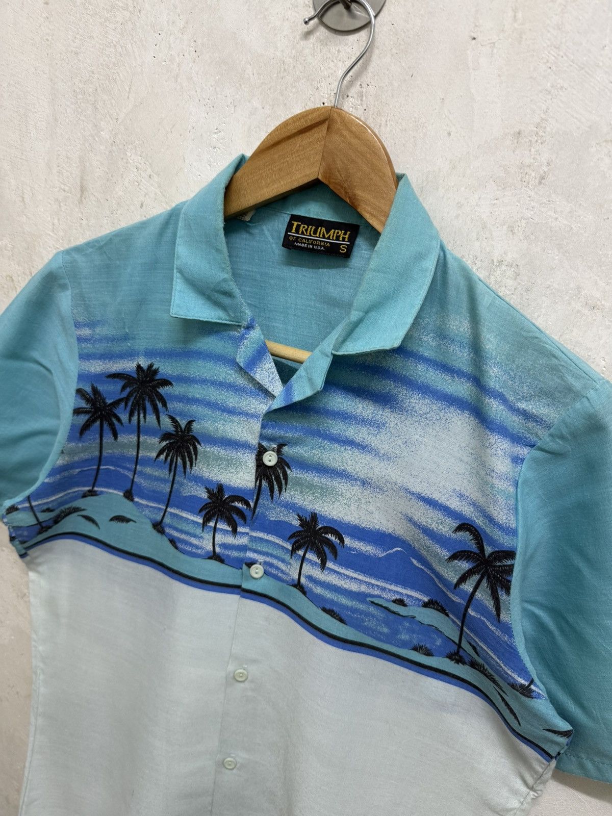 Vintage Vintage Triumph of California Hawaii Button Up Tees Size US S / EU 44-46 / 1 - 3 Thumbnail
