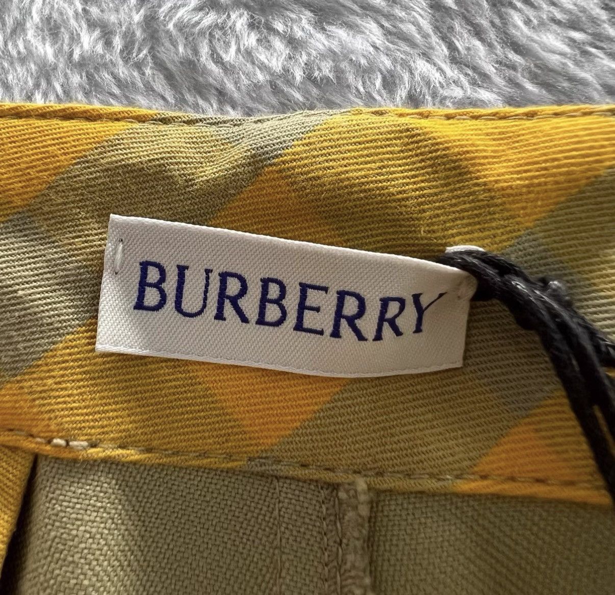 Burberry Burberry Metal Buckle Casual Trousers J41 Size US 38 / EU 54 - 3 Thumbnail