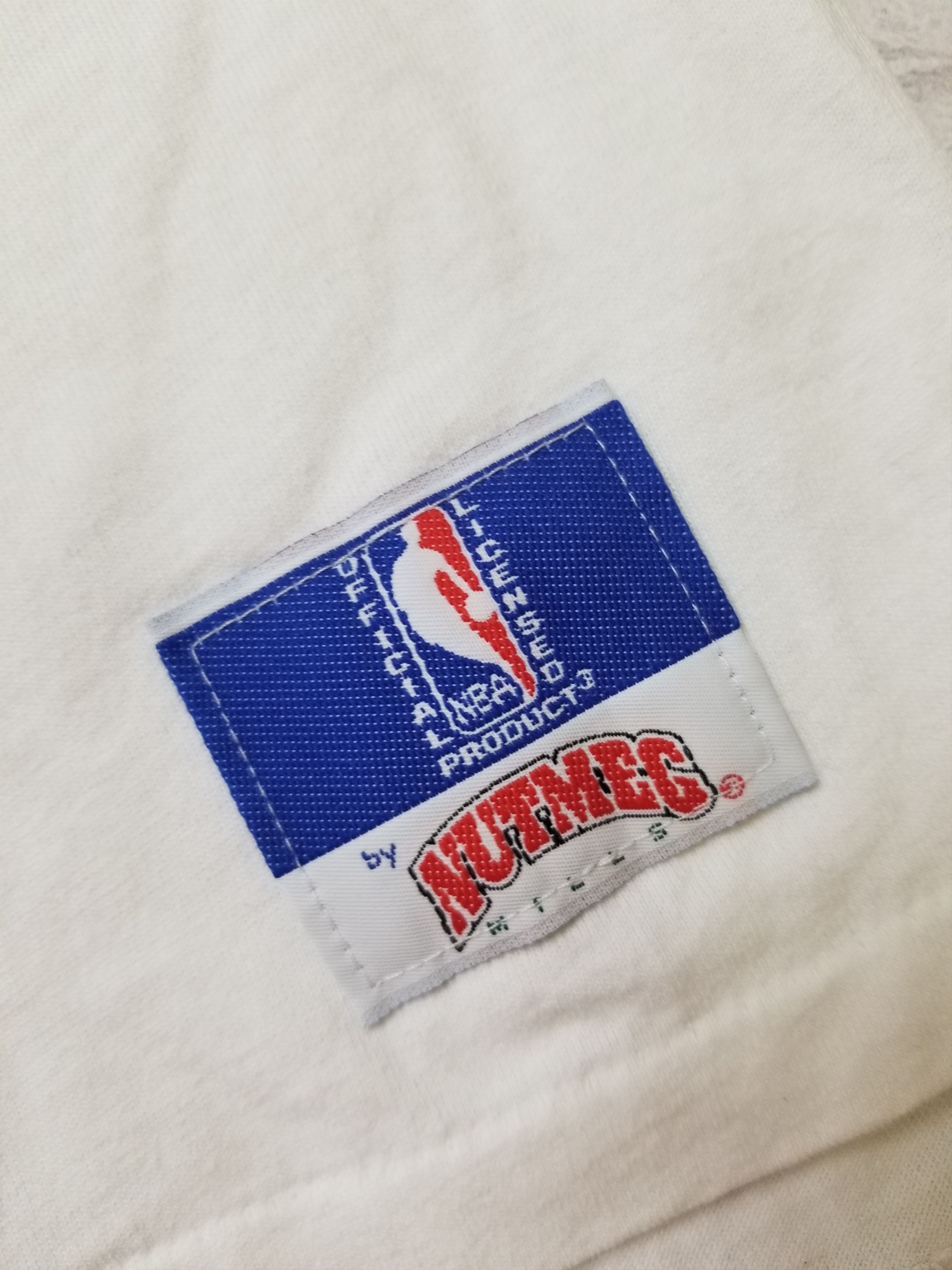Nutmeg Vintage Chicago Bulls Nutmeg Mills Pocket Shirt Size US L / EU 52-54 / 3 - 9 Thumbnail