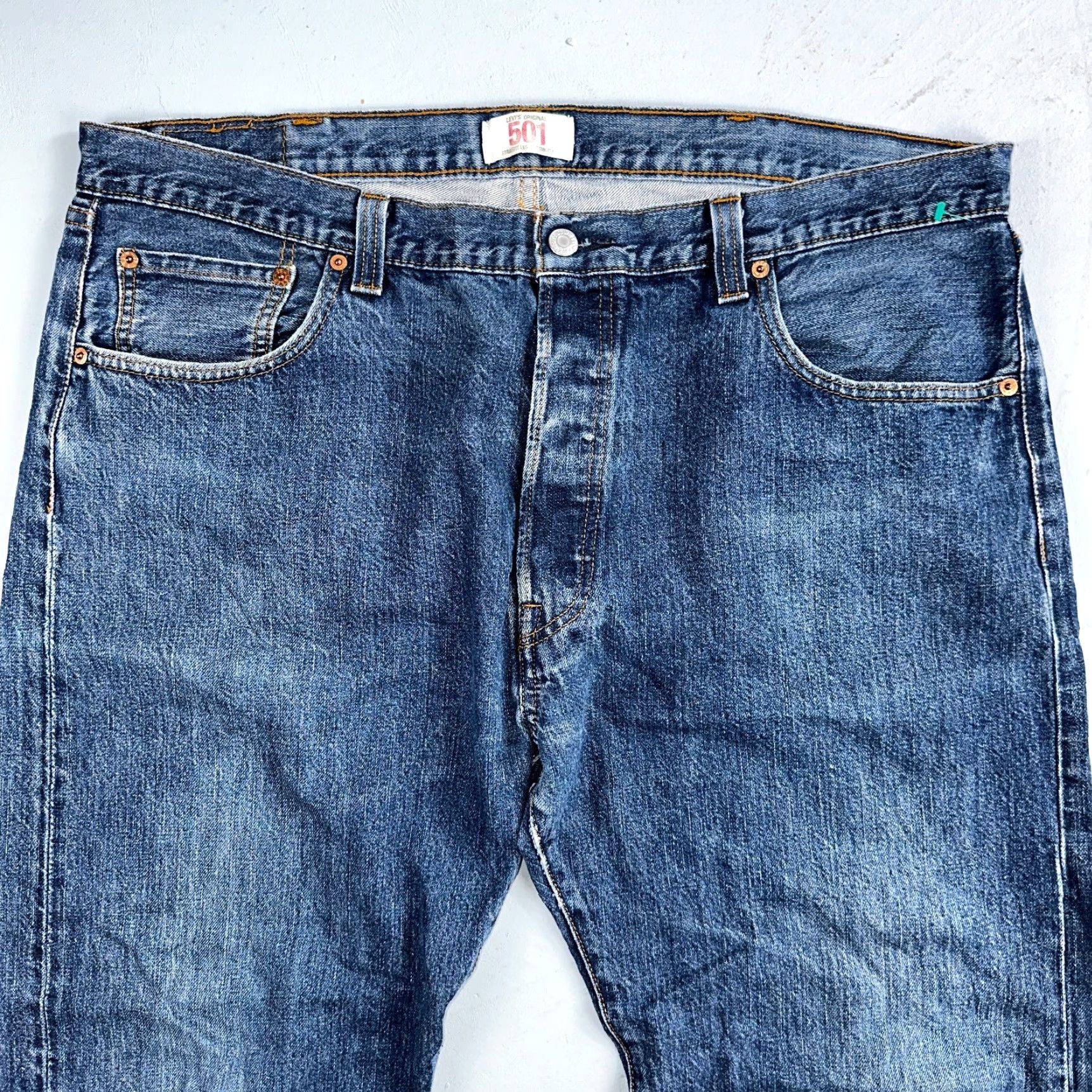 Levi's VINTAGE Levi's 501 Jeans Straight Levi's 501 Blue 40x32 90s Mens Regular Classic Mid Rise Button Closure Denim 40x31 501 Series Leather? Size US 40 / EU 56 - 2 Thumbnail
