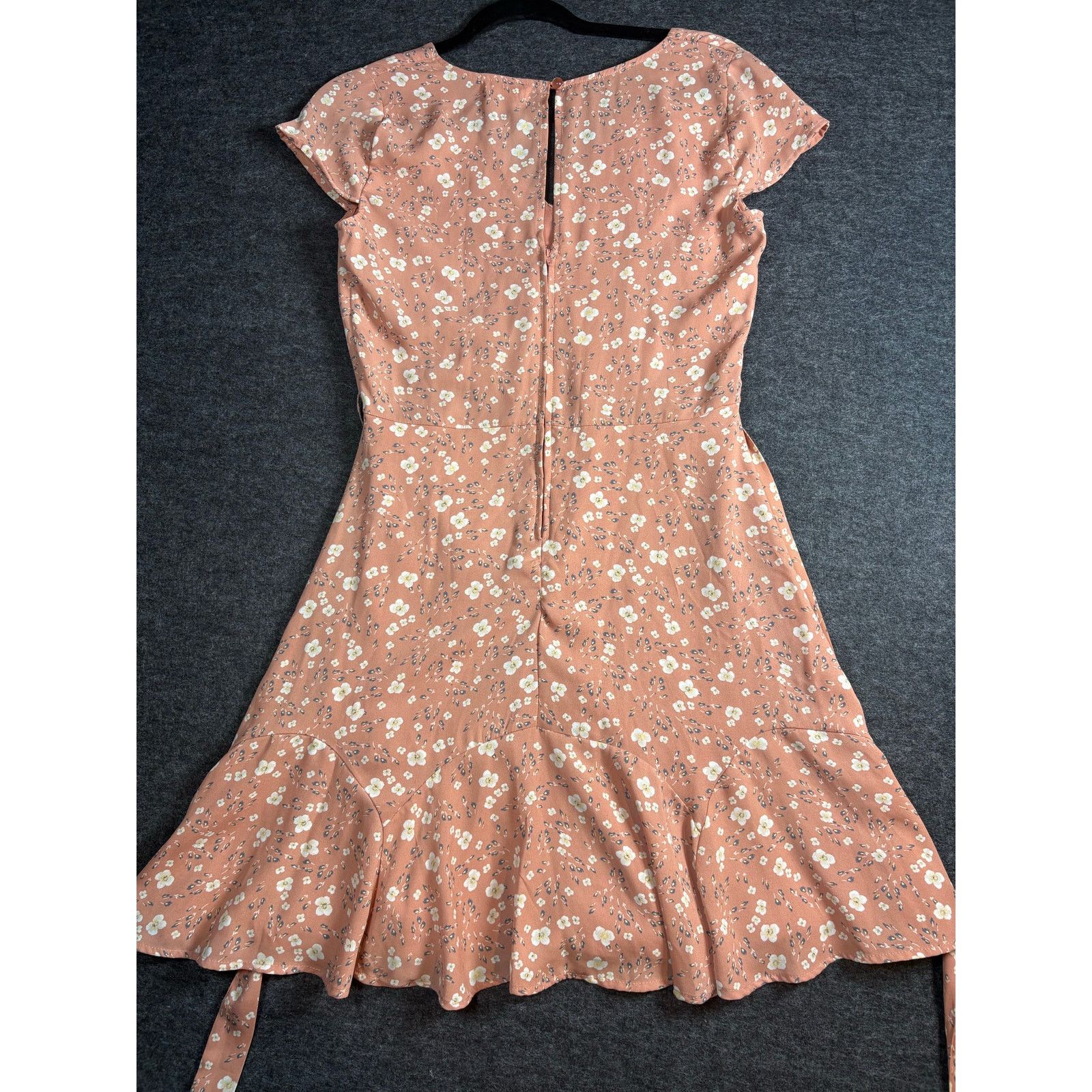 Other Altar’d State Peach Floral Wrap Dress Mini Ruffle Hem #0460 Size M / US 6-8 / IT 42-44 - 4 Thumbnail