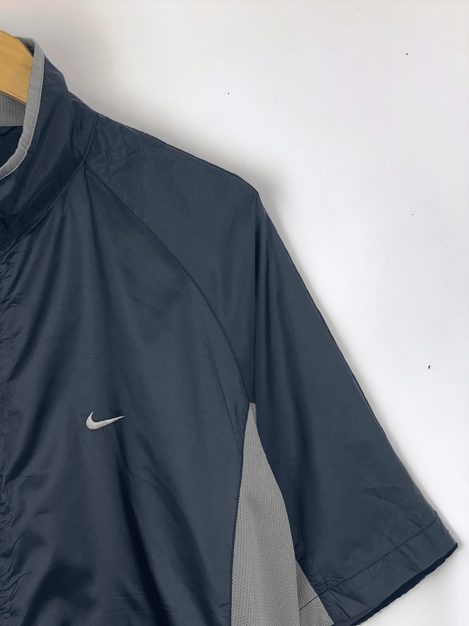 Nike Vintage Nike Golf Short Sleeve Light Jacket AH0070 Size US XL / EU 56 / 4 - 7 Thumbnail