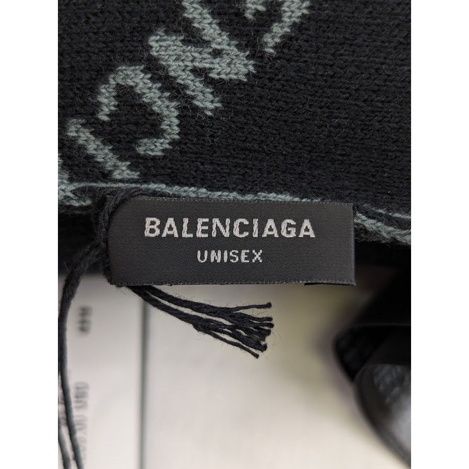 Balenciaga o1rshd1 Q: 4 / Size: OS / Cashmere Wool Intreccio Beanie/Hat Size ONE SIZE - 10 Thumbnail