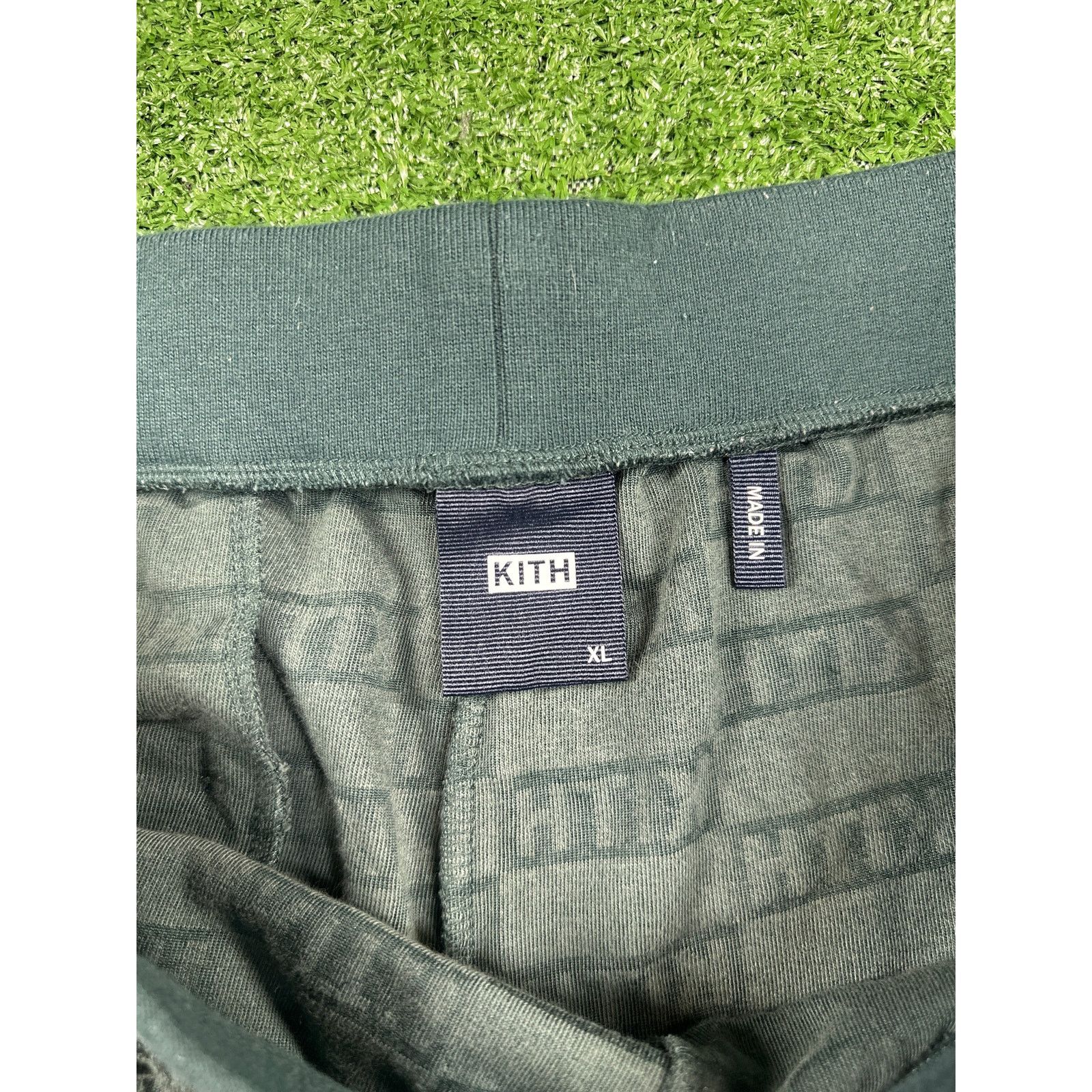 Kith Kith Graham Velour Forest Green Men's Shorts (USED) Size XL Size US 38 / EU 54 - 5 Thumbnail