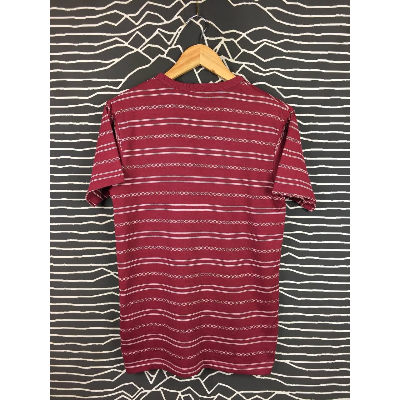 Vintage Vtg 90s Retro Style Patterned Single Stitch Henley Neck Tee Size US S / EU 44-46 / 1 - 9 Thumbnail