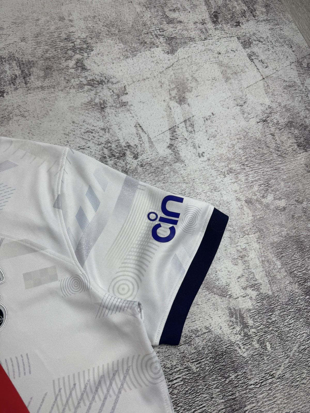Nike Tottenham Hotspur 2022/2023/2024 Nike White Soccer Football T Shirt Jersey Kit Size US M / EU 48-50 / 2 - 8 Thumbnail