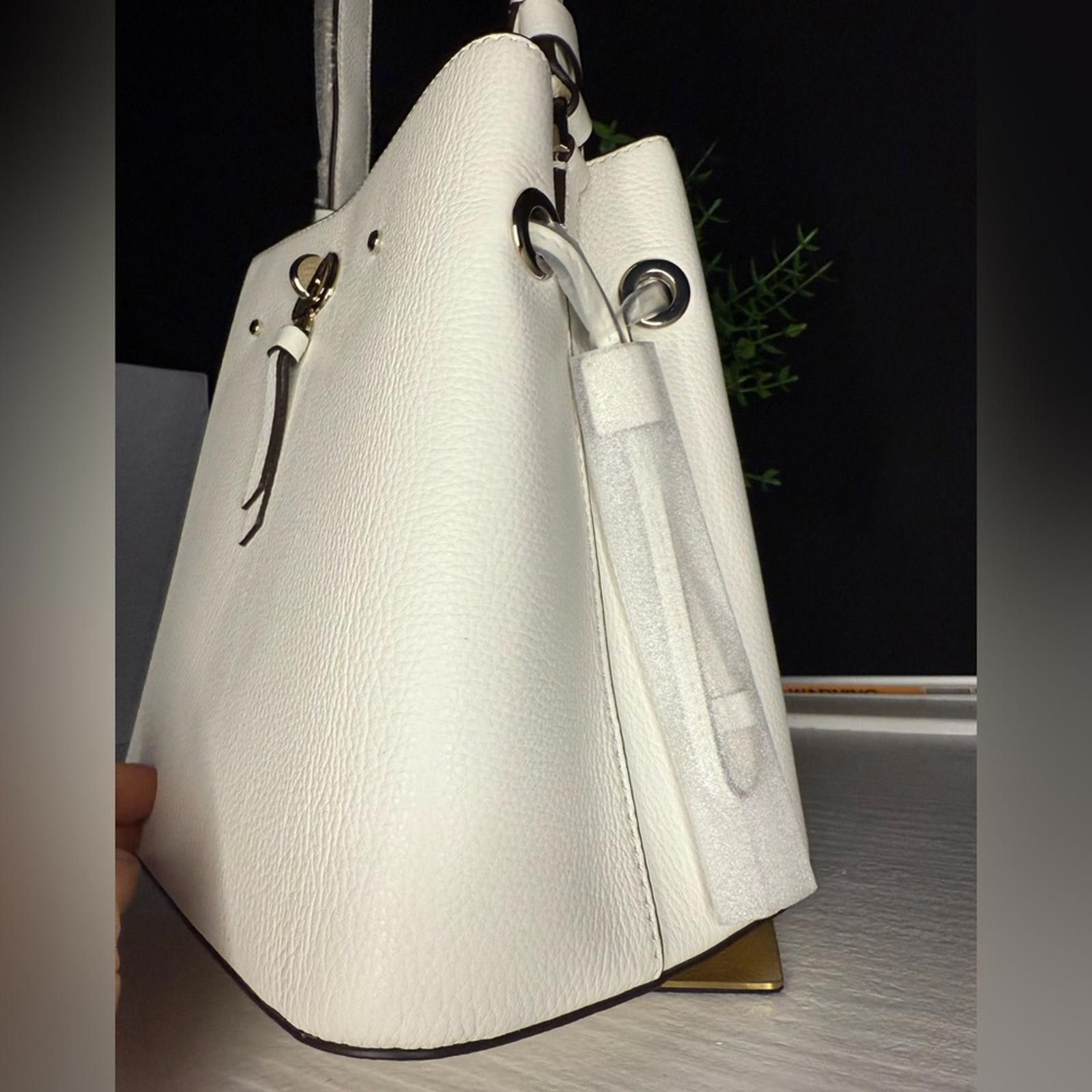 Kate Spade Kate Spade Small Bucket Bag White Dove Leather NWT Size ONE SIZE - 2 Thumbnail