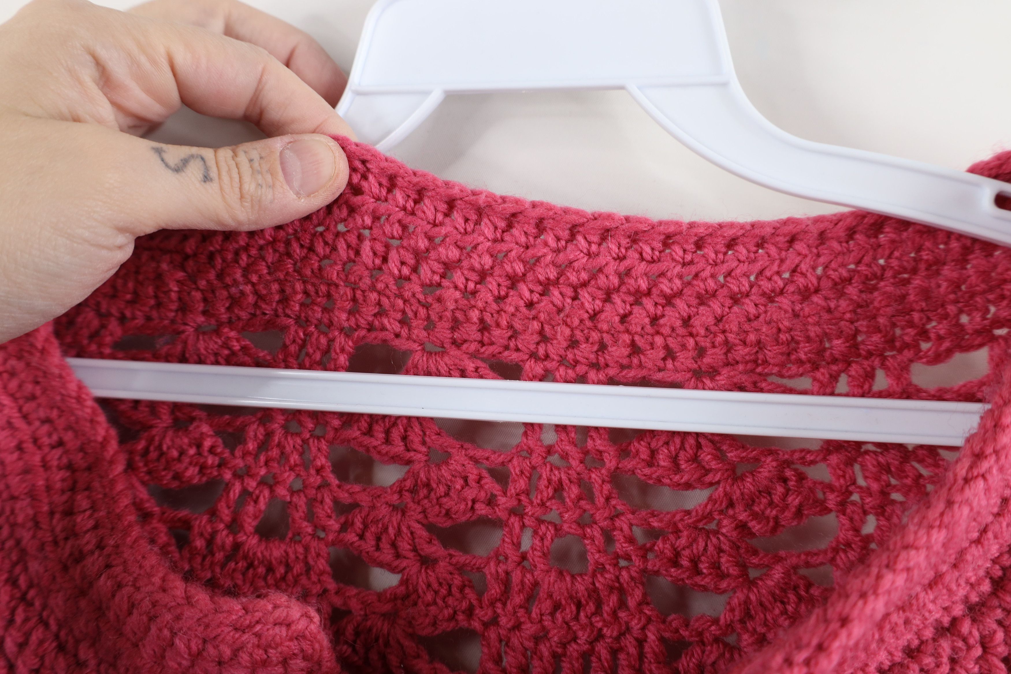 Vintage Vintage 50s 60s Streetwear Crochet Sweater Cape Poncho Pink Size ONE SIZE - 7 Thumbnail