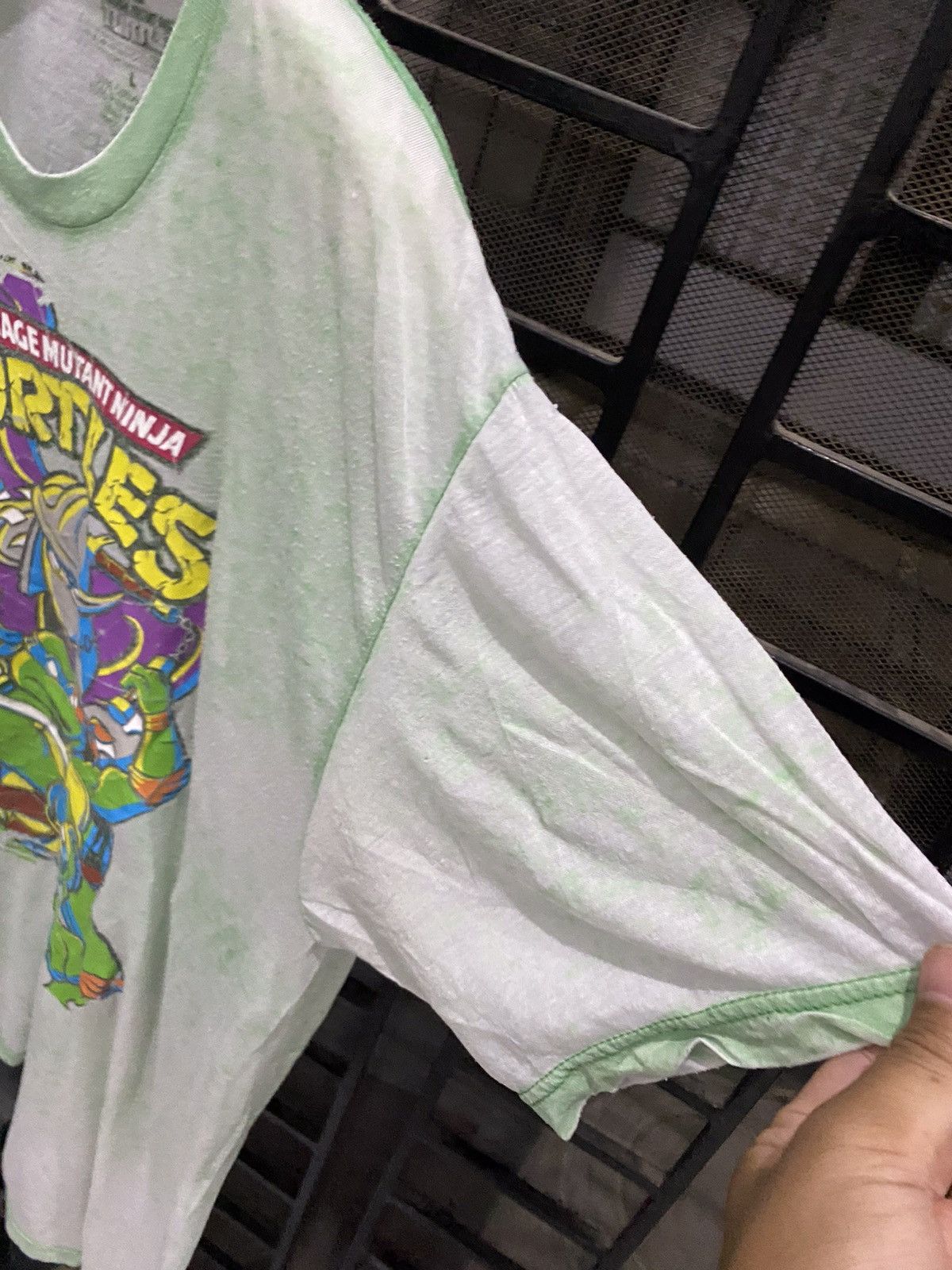 Nickelodeon × Vintage Vintage thrashed teenage mutant ninja turtle tee Size US L / EU 52-54 / 3 - 4 Thumbnail