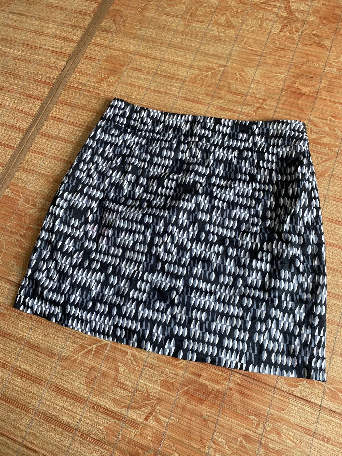 Issey Miyake Japanese mini skirt 3d art styled avantgarde isseymiyake Size 30" / US 8 / IT 44 - 1 Thumbnail