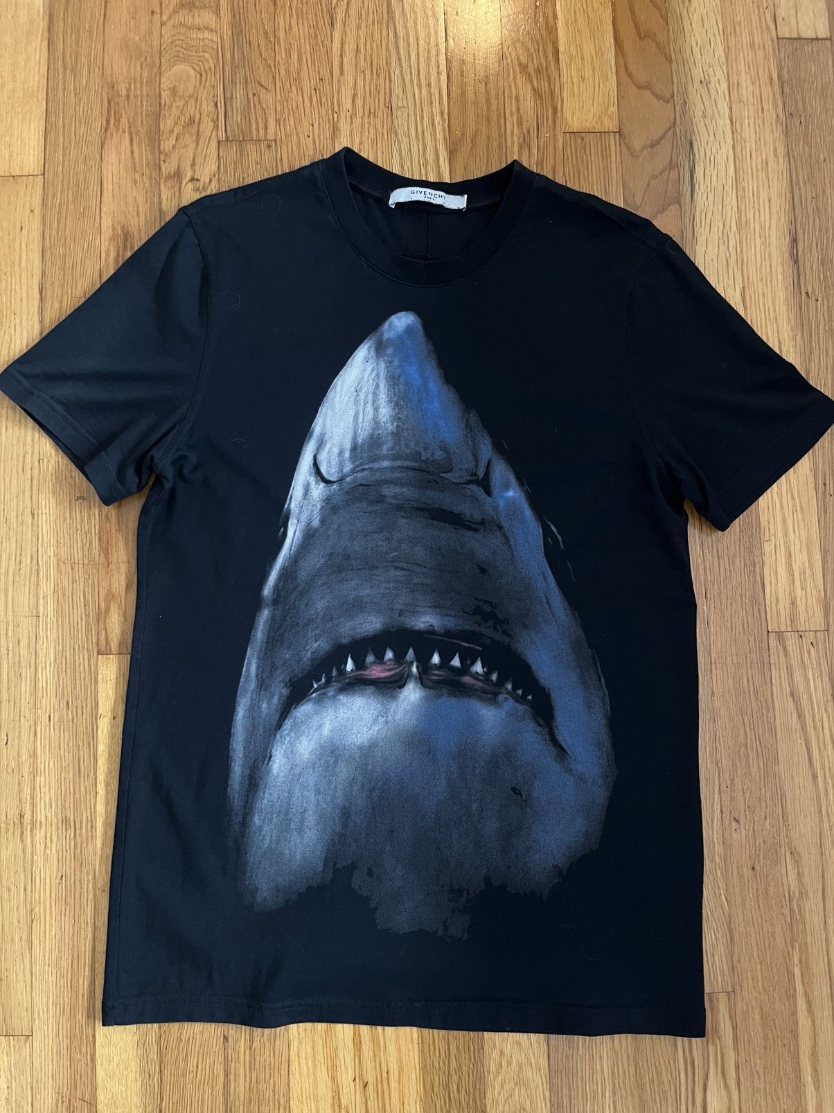 Givenchy Ricardo Tisci Givenchy SS17 Shark t-shirt Size US S / EU 44-46 / 1 - 1 Thumbnail