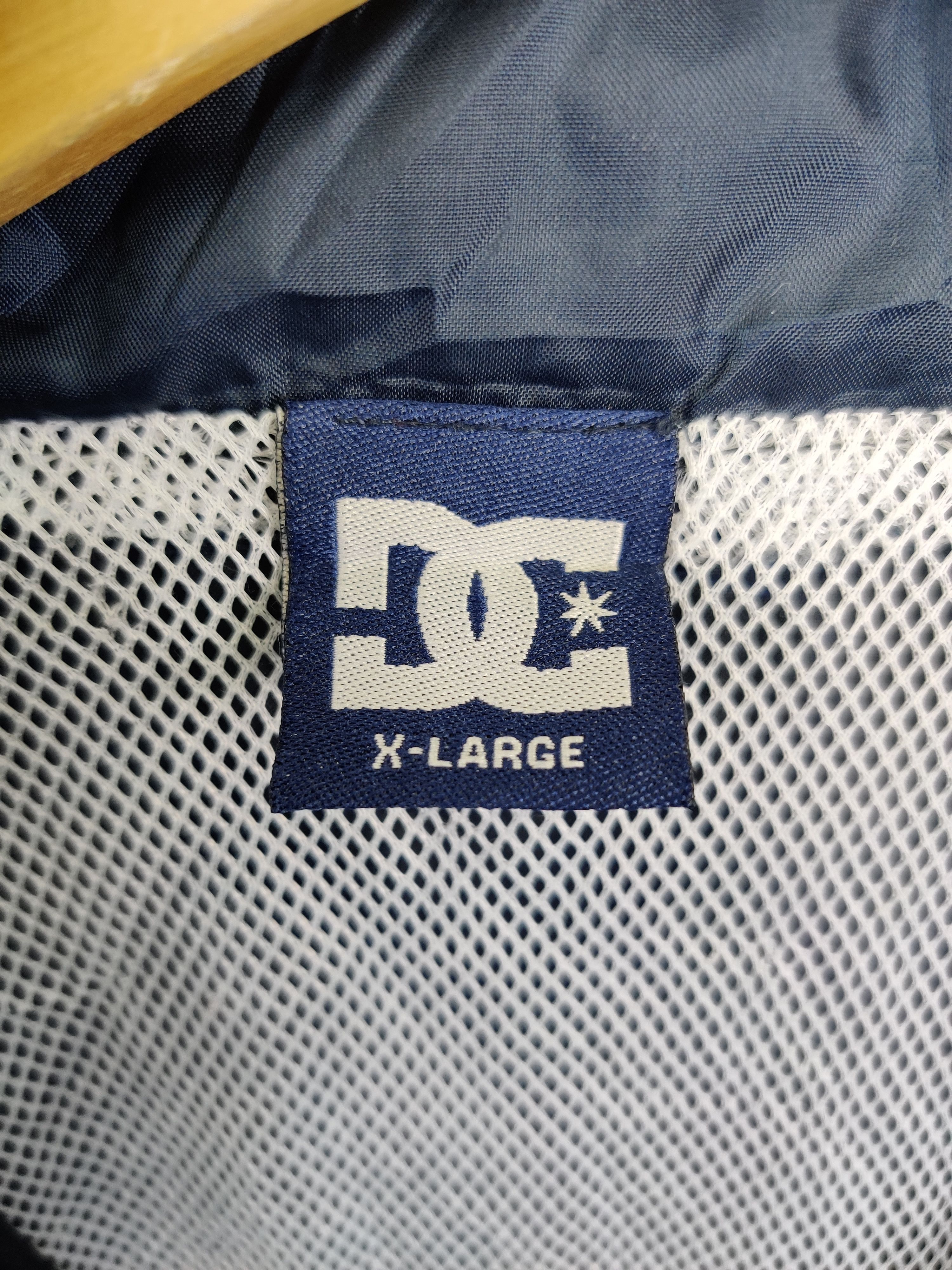 DC Vintage DC Shoe USA Embroidery Logo Windbreaker Light Jacket Size US XL / EU 56 / 4 - 14 Thumbnail