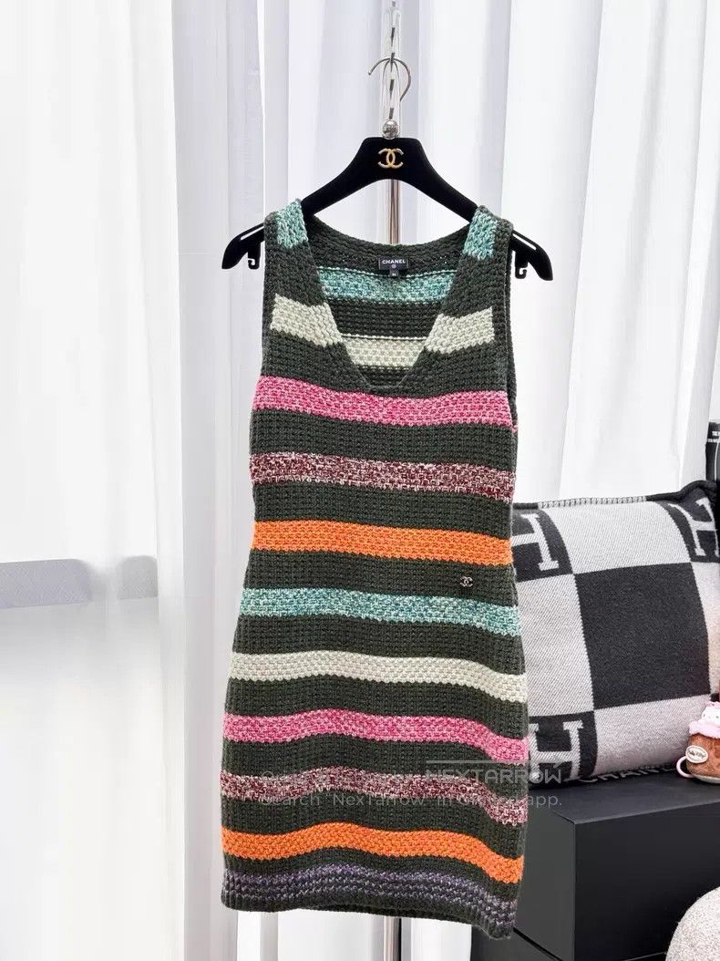 Chanel Chanel Knitted sleeveless dress with rainbow stripes Size XS / US 0-2 / IT 36-38 - 1 Thumbnail