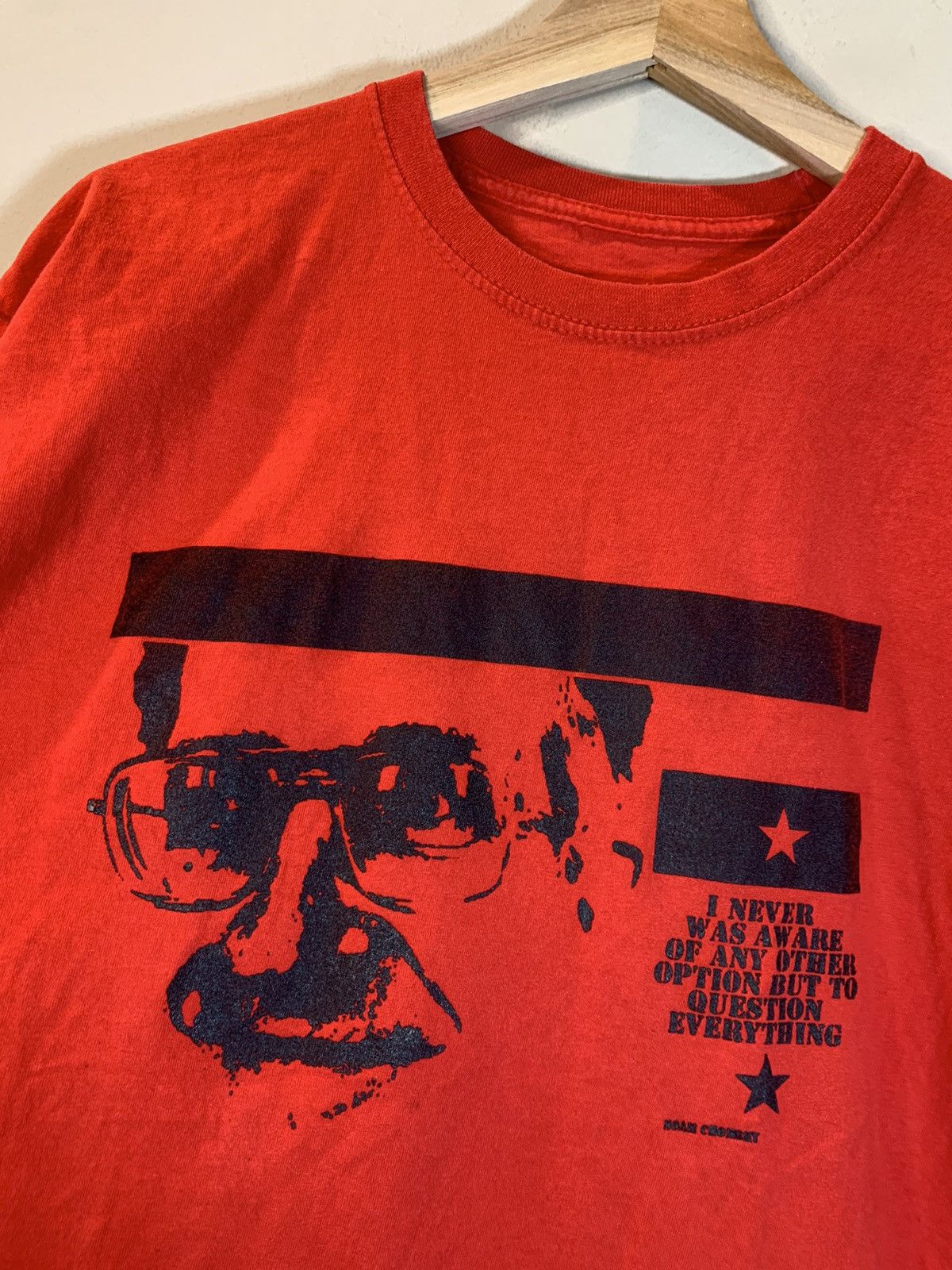 Vintage *RARE* Vintage 90’s Noam Chomsky Question Everything T-Shirt Size US L / EU 52-54 / 3 - 2 Thumbnail