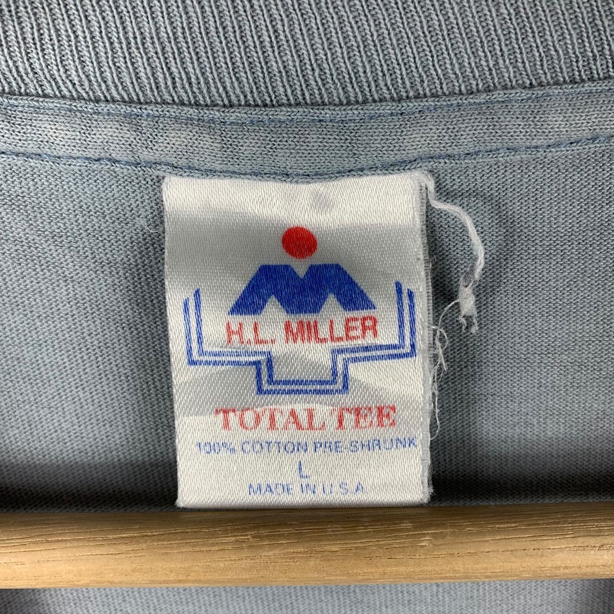 Vintage Vintage 90s MAUI RAY big logo back hit Surfing tee Size US L / EU 52-54 / 3 - 4 Thumbnail