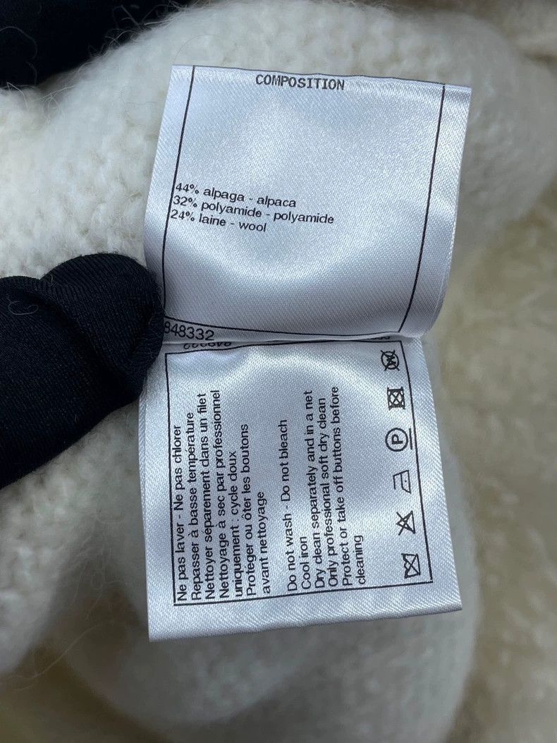 Chanel White Teddy Coat by Chanel -2505 Size US M / EU 48-50 / 2 - 7 Thumbnail