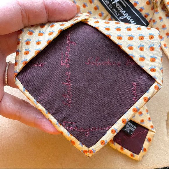 Salvatore Ferragamo Salvatore Ferragamo Peach Floral Silk Tie - Italy 🇮🇹 Size ONE SIZE - 5 Thumbnail