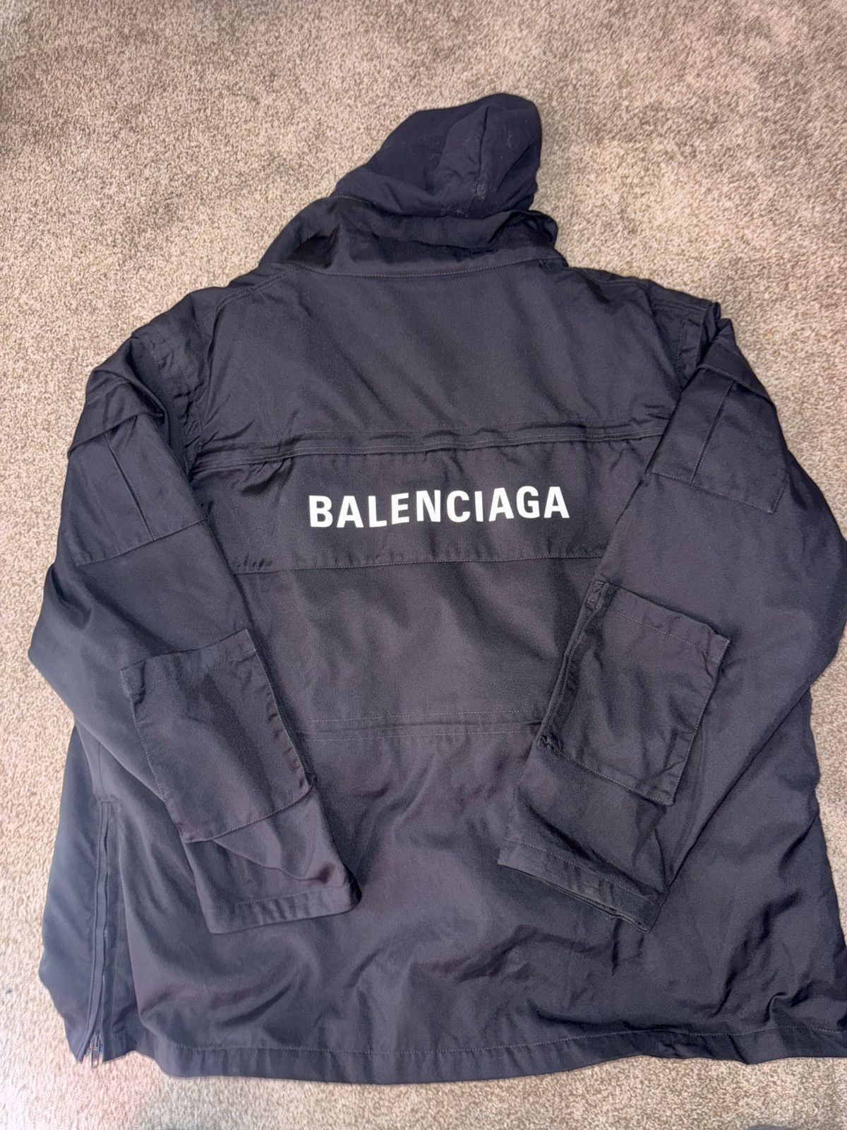 Balenciaga Balenciaga paris printed oversize Parka Size US L / EU 52-54 / 3 - 7 Thumbnail