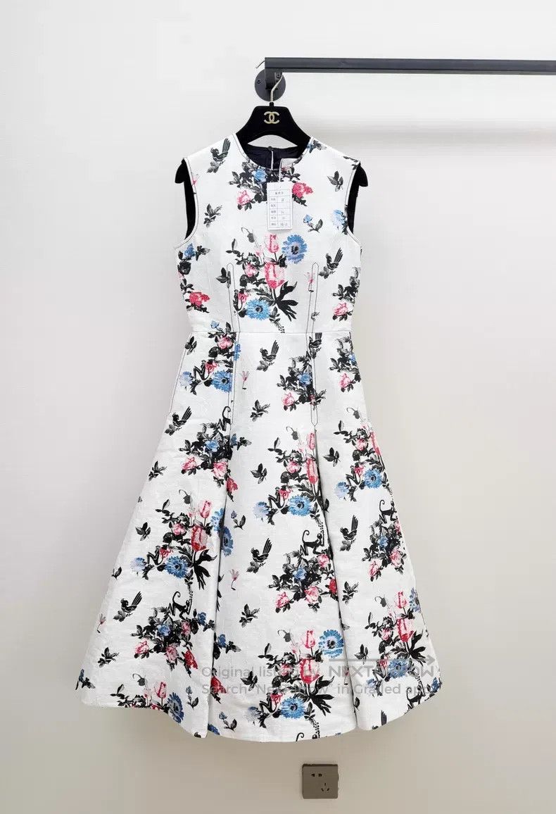 Valentino Valentino Main line heavy industry embroidered floral dres Size L / US 10 / IT 46 - 1 Thumbnail