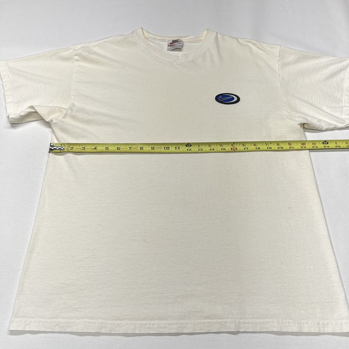 Nike × Vintage Nike Tee Shirt White 3D Logo Rubber Patch Swoosh 90s Size US L / EU 52-54 / 3 - 22 Thumbnail