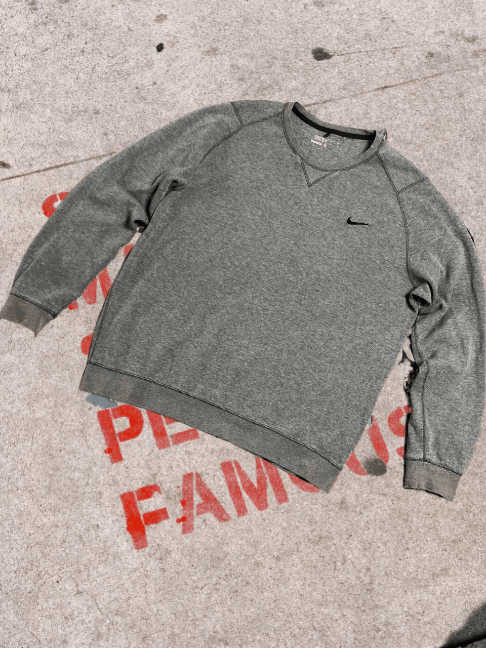 Nike Vintage Nike Golf Heather Gray Mini Swoosh Crewneck sweater Size US L / EU 52-54 / 3 - 1 Thumbnail