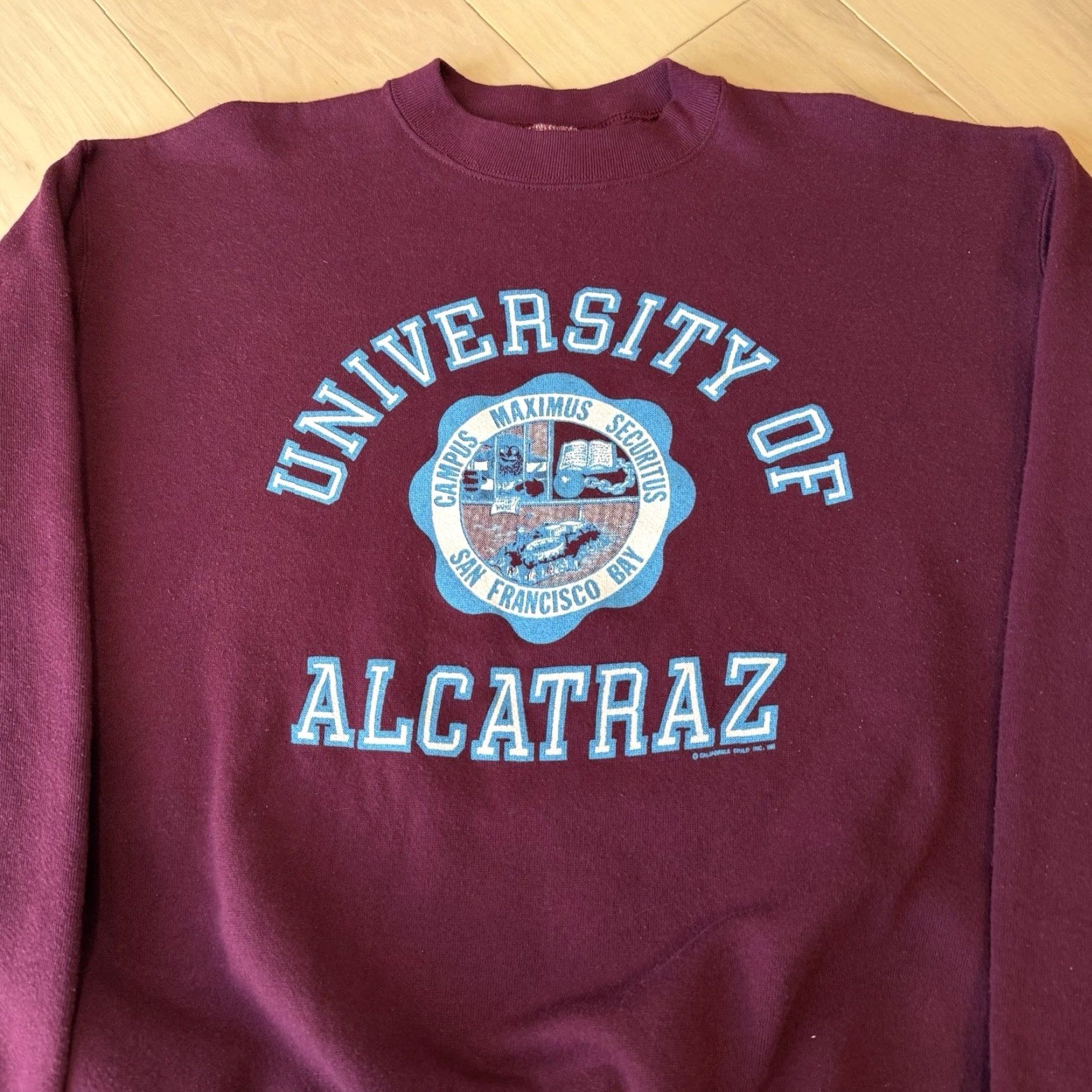 Vintage VINTAGE University of Alcatraz Sweatshirt XL Maroon 80s Fleece Men Crew Neck Heavyweight All Seasons San Francisco Logo Pullover Size US XL / EU 56 / 4 - 3 Thumbnail