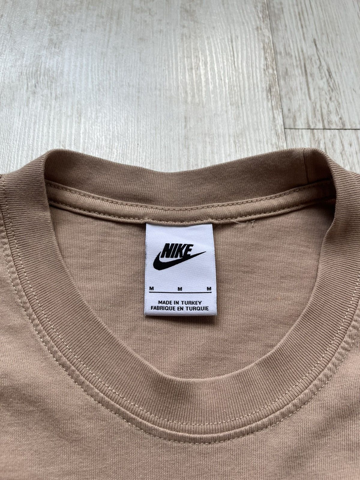 Nike × Vintage Nike 90s Vintage Spell Out Swoosh Logo Beige T Shirt Y2K Size US M / EU 48-50 / 2 - 4 Thumbnail