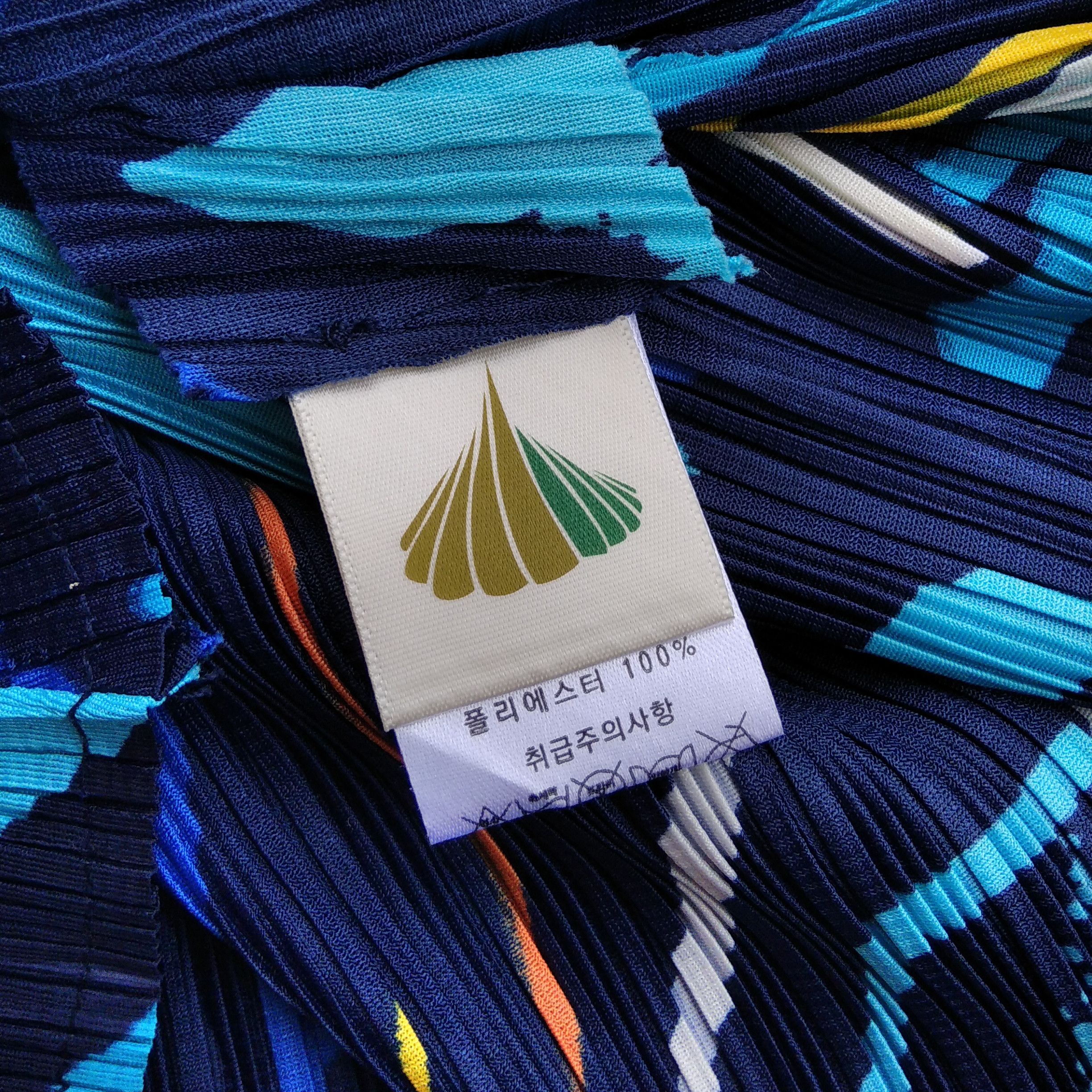 Issey Miyake Pleatsme Issey Miyake Style Pleated T-Shirt Size M / US 6-8 / IT 42-44 - 5 Thumbnail