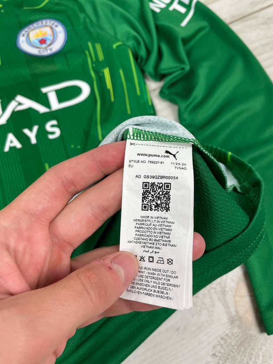 Puma Puma Manchester City 2021 2022 Hart #1 Goalkeeper Jersey Size US S / EU 44-46 / 1 - 11 Thumbnail
