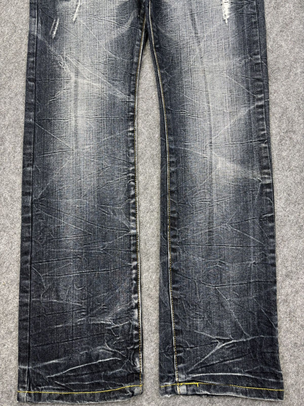 Japanese Brand Blow By Blue Crazy Fades Distressed Mild Denim F815 Size US 33 - 4 Thumbnail