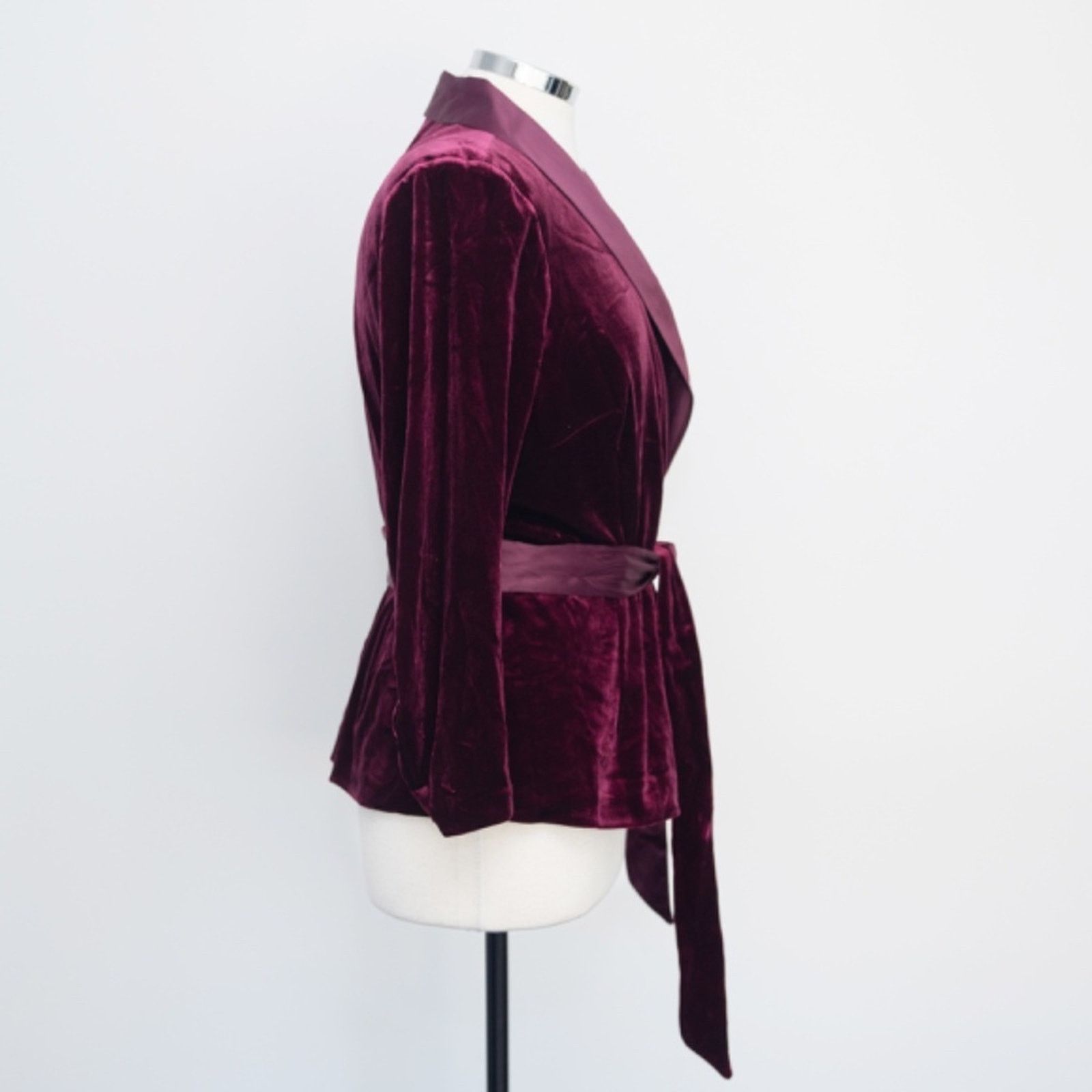 Adrianna Papell Adrianna Pappel. Velvet Satin Lapel Tuxedo Jacket. Size L / US 10 / IT 46 - 4 Thumbnail