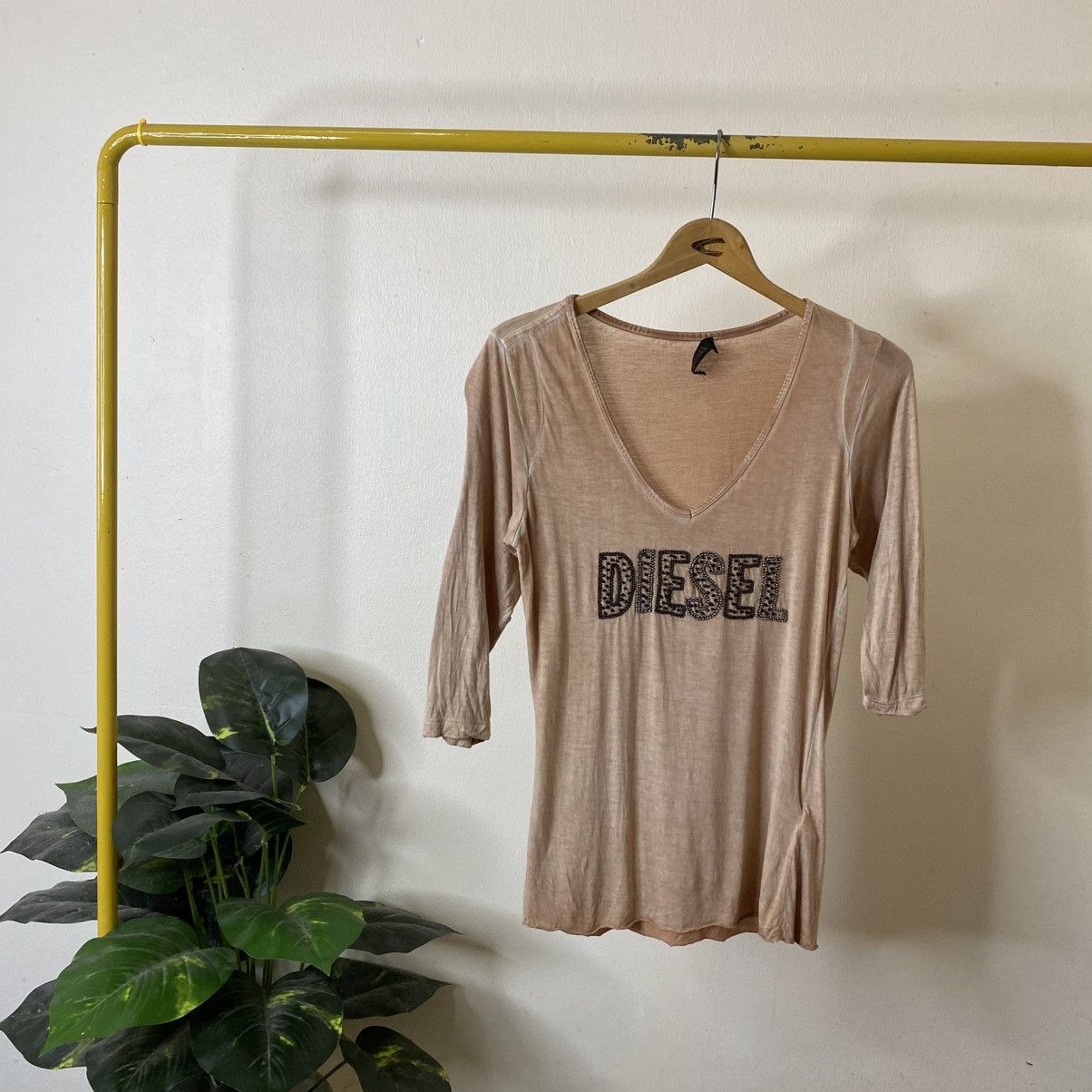 Diesel Vintage Y2K Diesel Beads Spell Out Avant Garde Women Ls Tee Size XS / US 0-2 / IT 36-38 - 1 Thumbnail