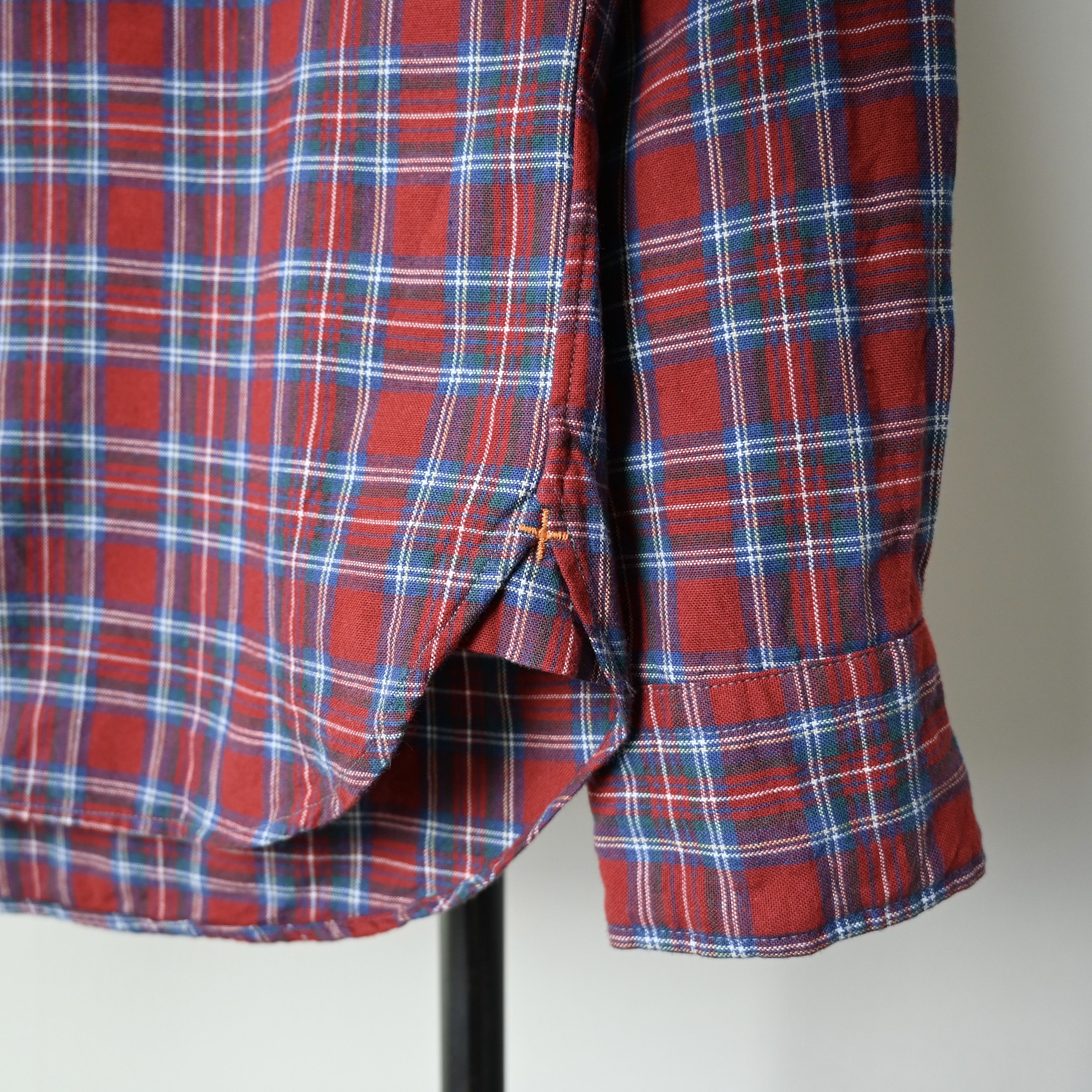 Beams Plus BEAMS Plus red tartan Oxford BD shirt, made in Japan Size US M / EU 48-50 / 2 - 9 Thumbnail