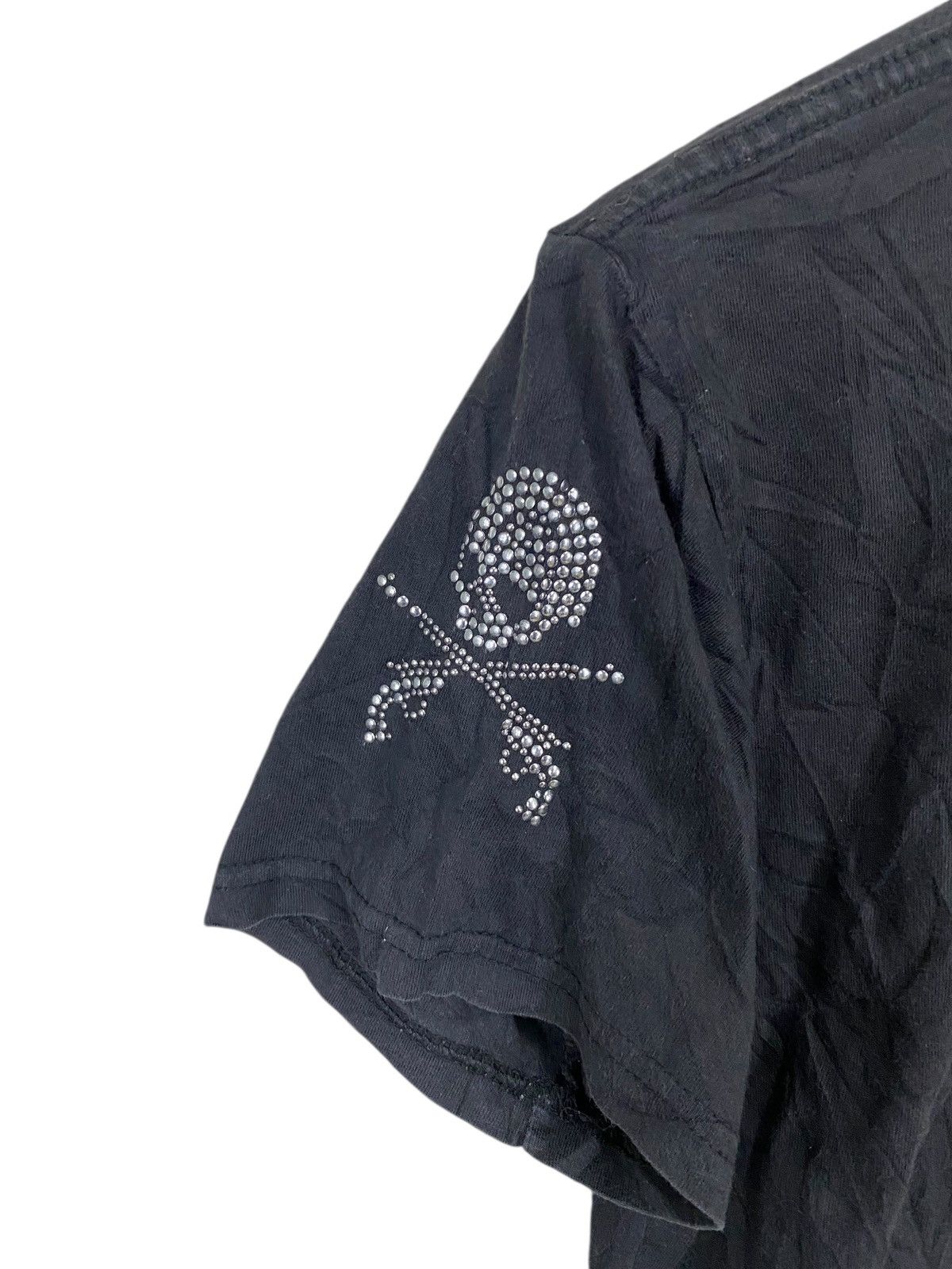 Mastermind Japan Mastermind japan tshirt back hit skull and pistol very rare Size US M / EU 48-50 / 2 - 3 Thumbnail