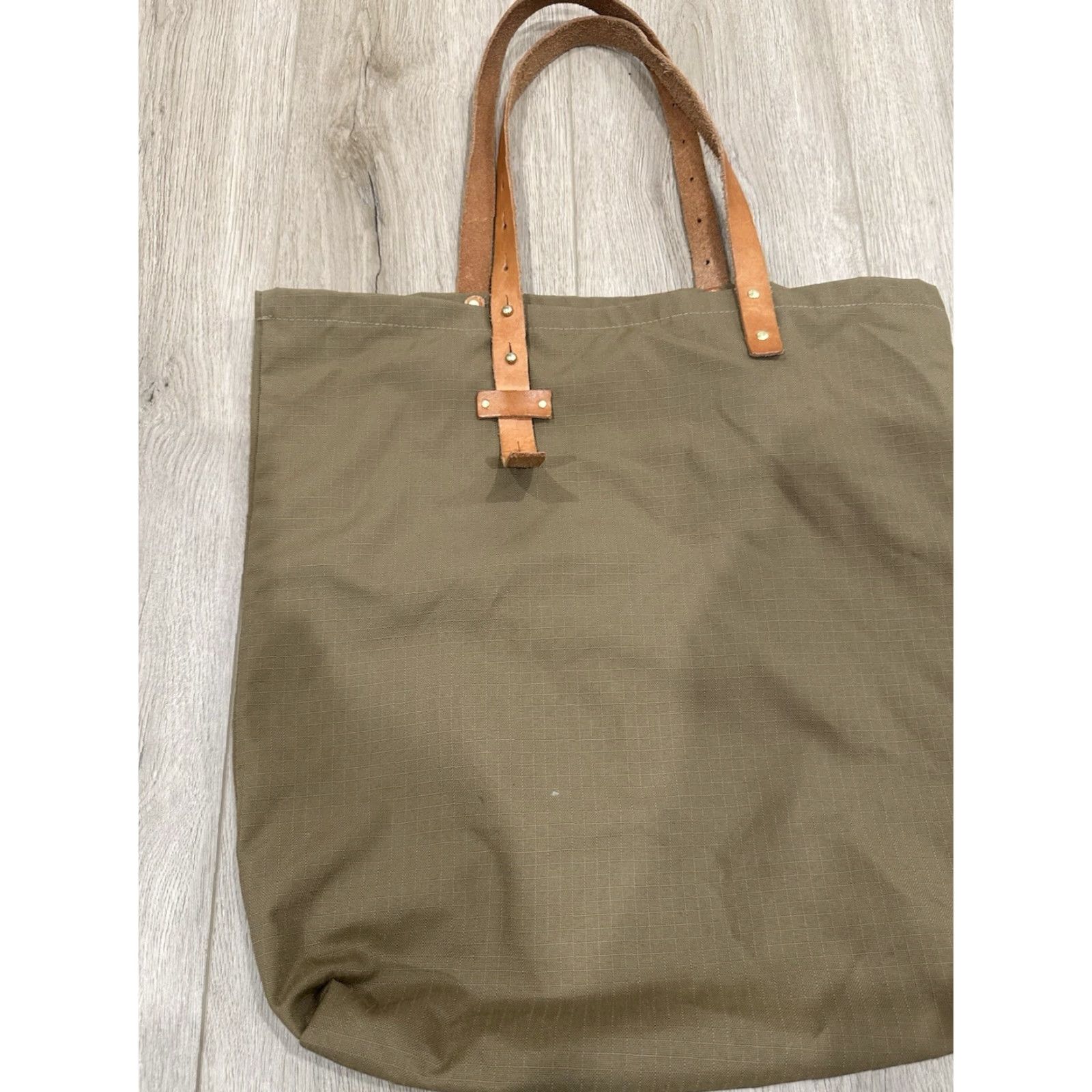Vintage 8.6.4 Tote Bag Shoulder Bag Women Nylon Lightweight Green Contemporary Pouch Modern Minimalist Bag Size ONE SIZE - 3 Thumbnail