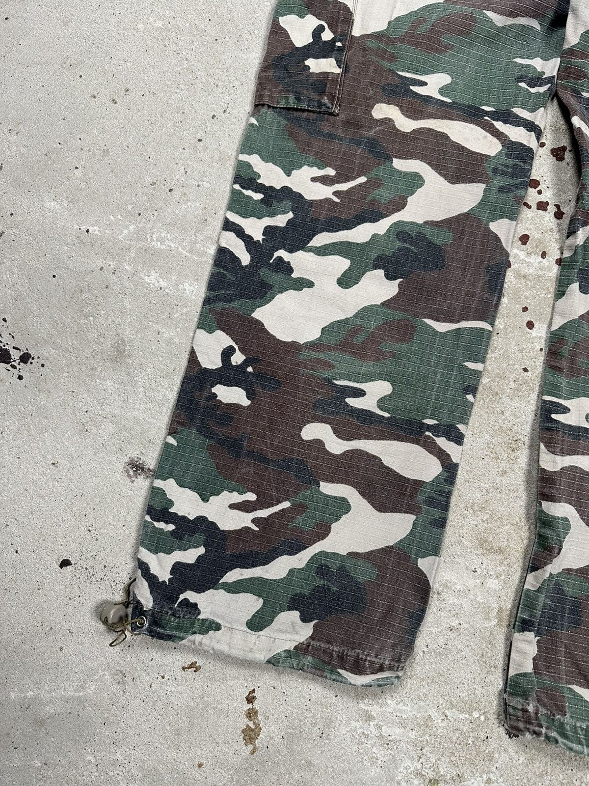 Other Vintage Y2K Washed Camo Distressed Baggy Cargo Pants Size US 30 / EU 46 - 14 Thumbnail