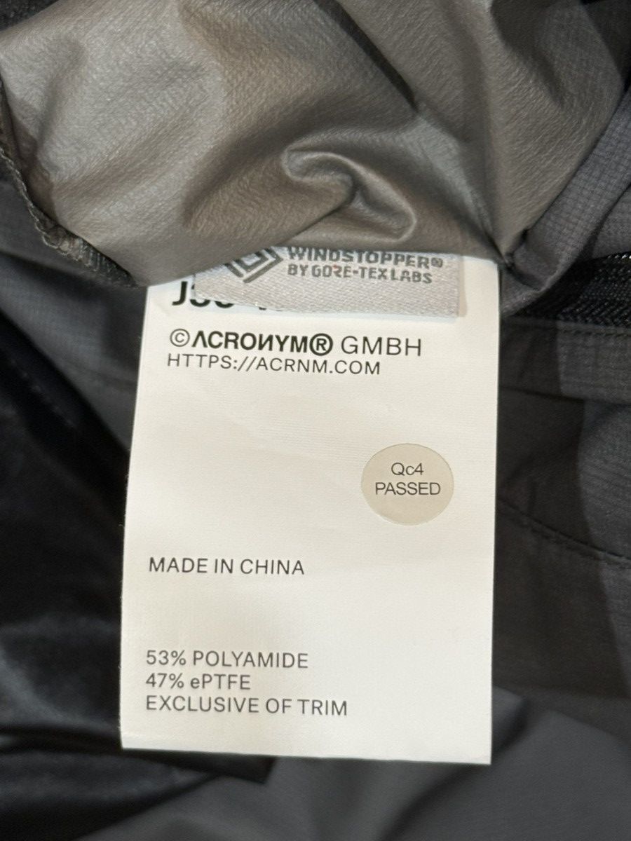 Acronym J36-WS Windstopper Hardshell Jacket size Medium Size US M / EU 48-50 / 2 - 9 Thumbnail