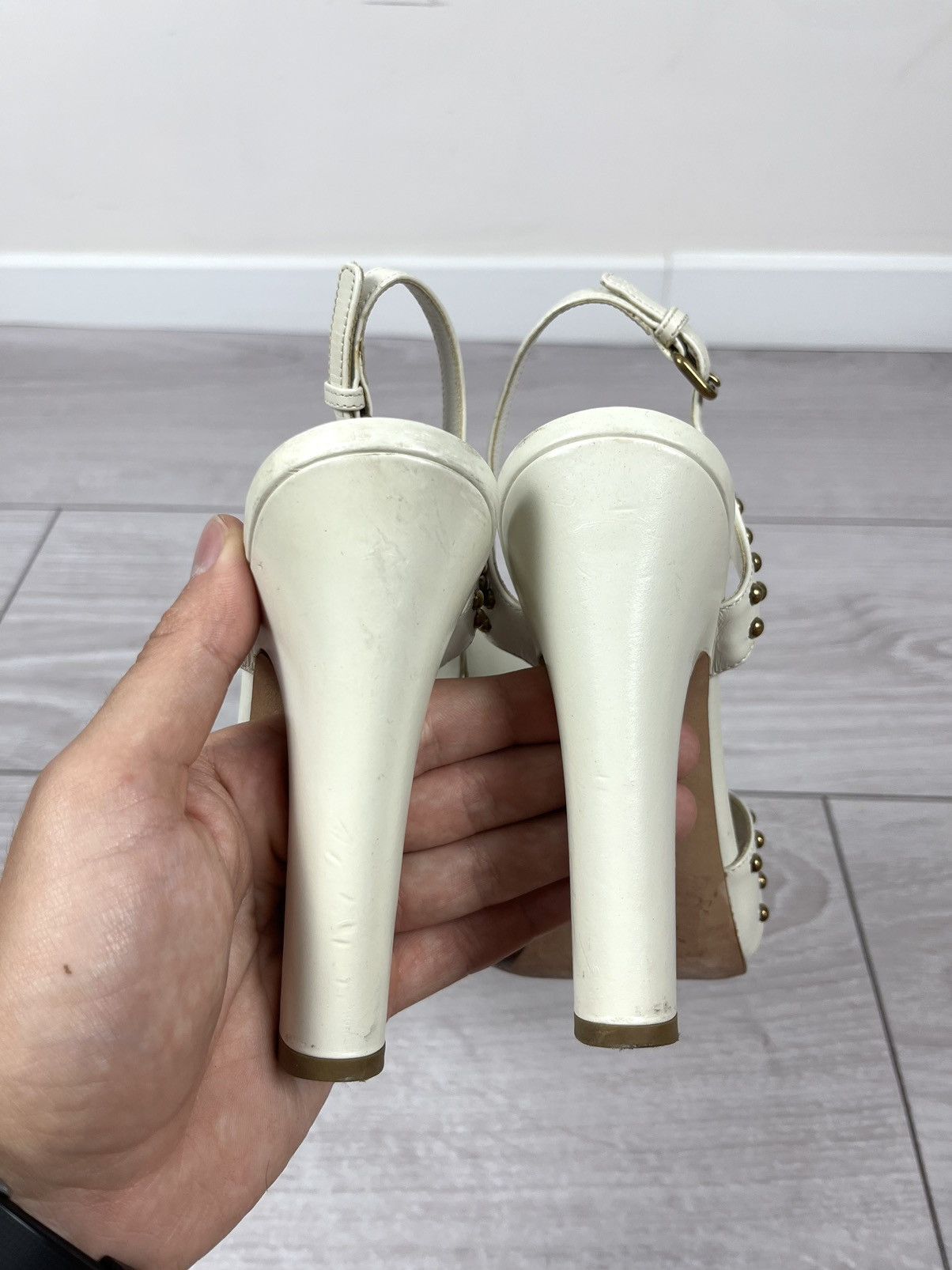 【かわいいウサギ】Prada White Leather Heels Leather Heels Prada Studded Heels Prada White Leather Studded