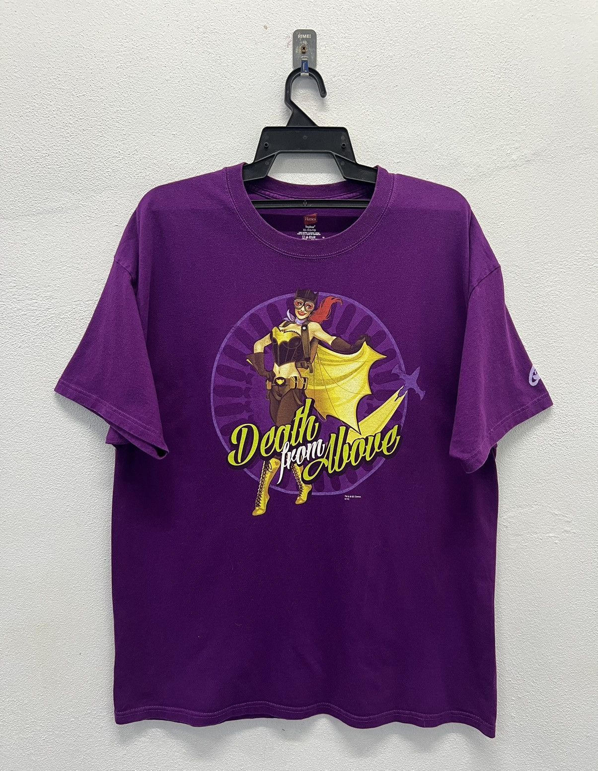 DC Comics × Hanes × Vintage DC COMICS BATGIRL BOMBSHELL DEATH FROM ABOVE GRAPHIC T-SHIRT Size US XL / EU 56 / 4 - 1 Thumbnail