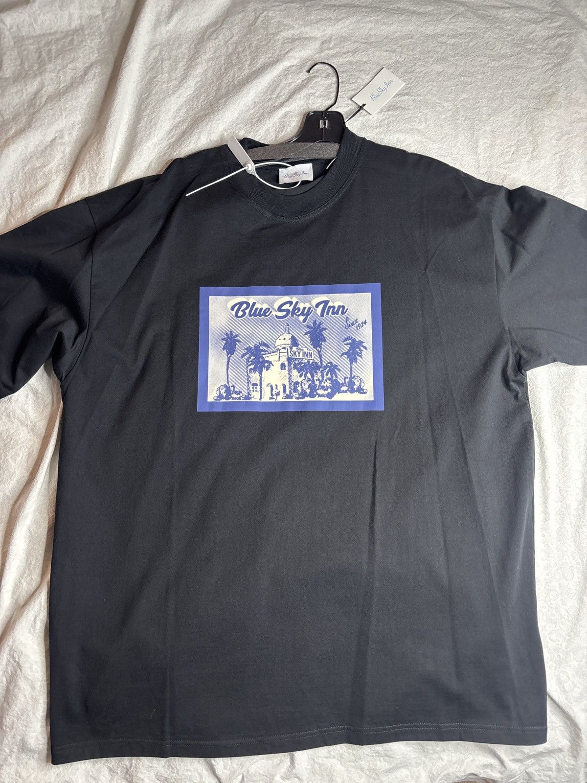 Blue Sky Inn Blue sky inn postcard t-shirt Size US XL / EU 56 / 4 - 1 Thumbnail