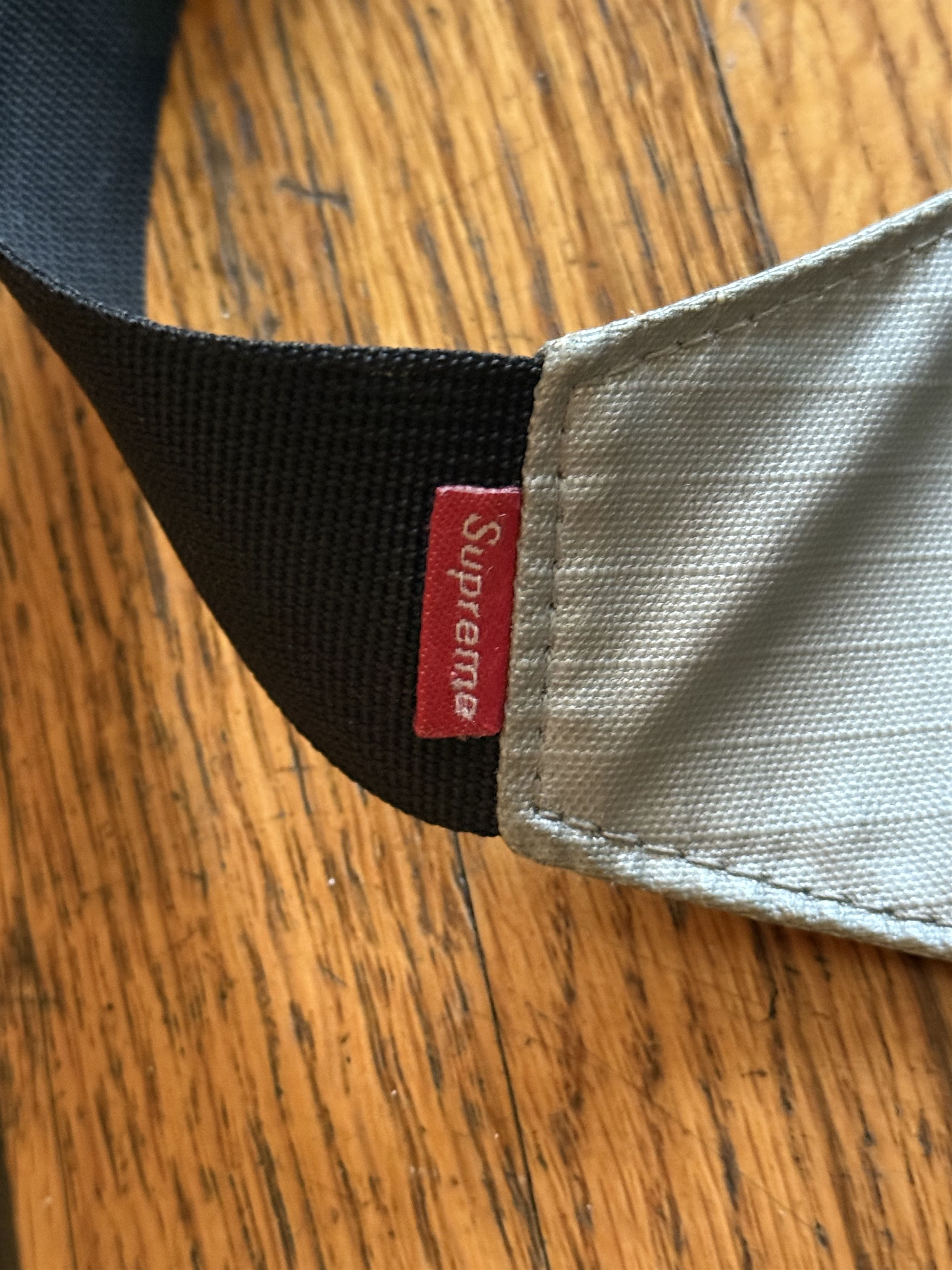 Supreme Supreme The North Face Metallic Roo II Lumbar Pack Size ONE SIZE - 3 Thumbnail