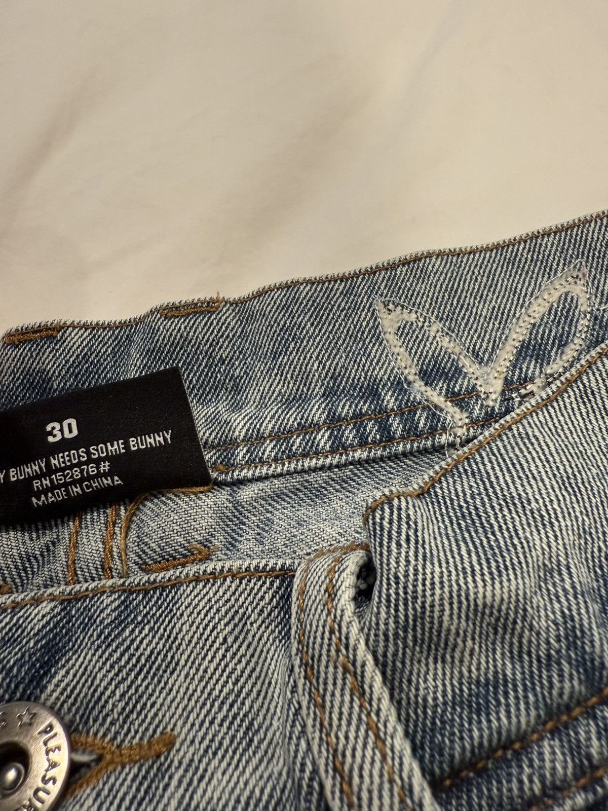 Pleasures BUNNY APPLIQUE JEANS Size US 30 / EU 46 - 3 Thumbnail